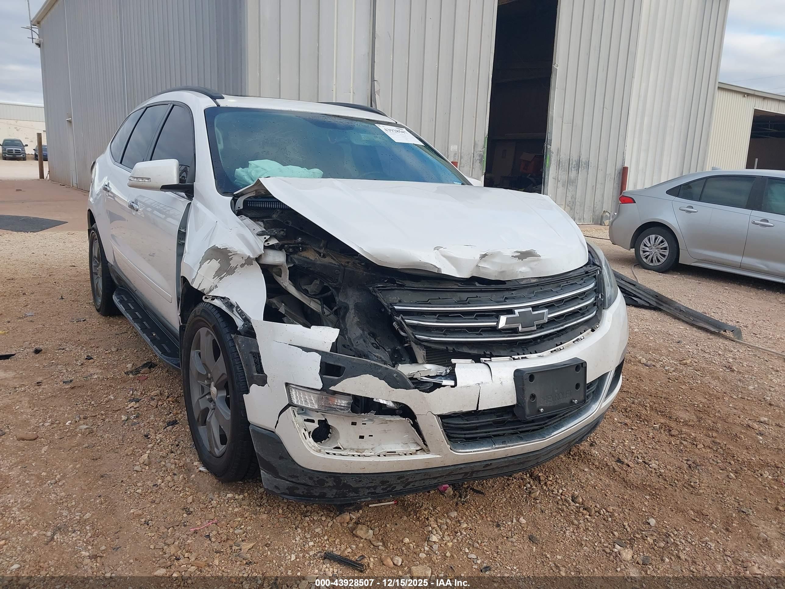 CHEVROLET TRAVERSE image 6