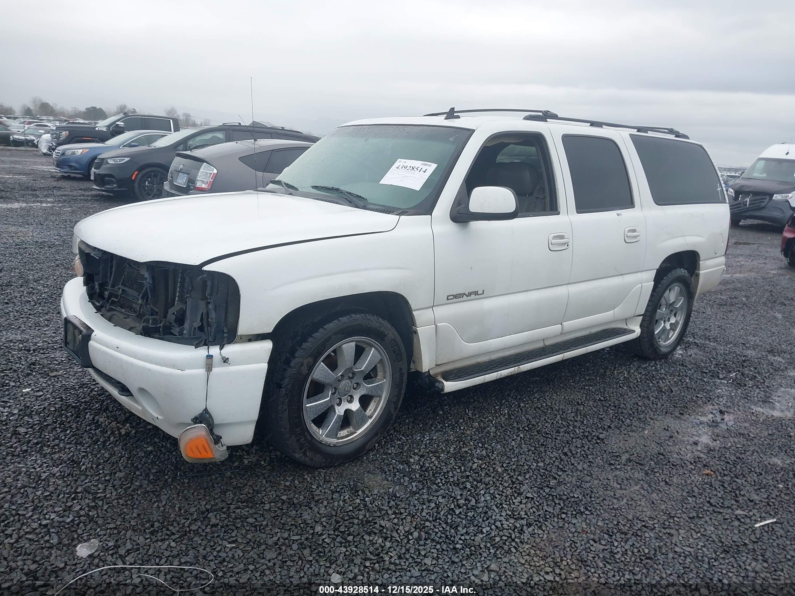 GMC YUKON image 2