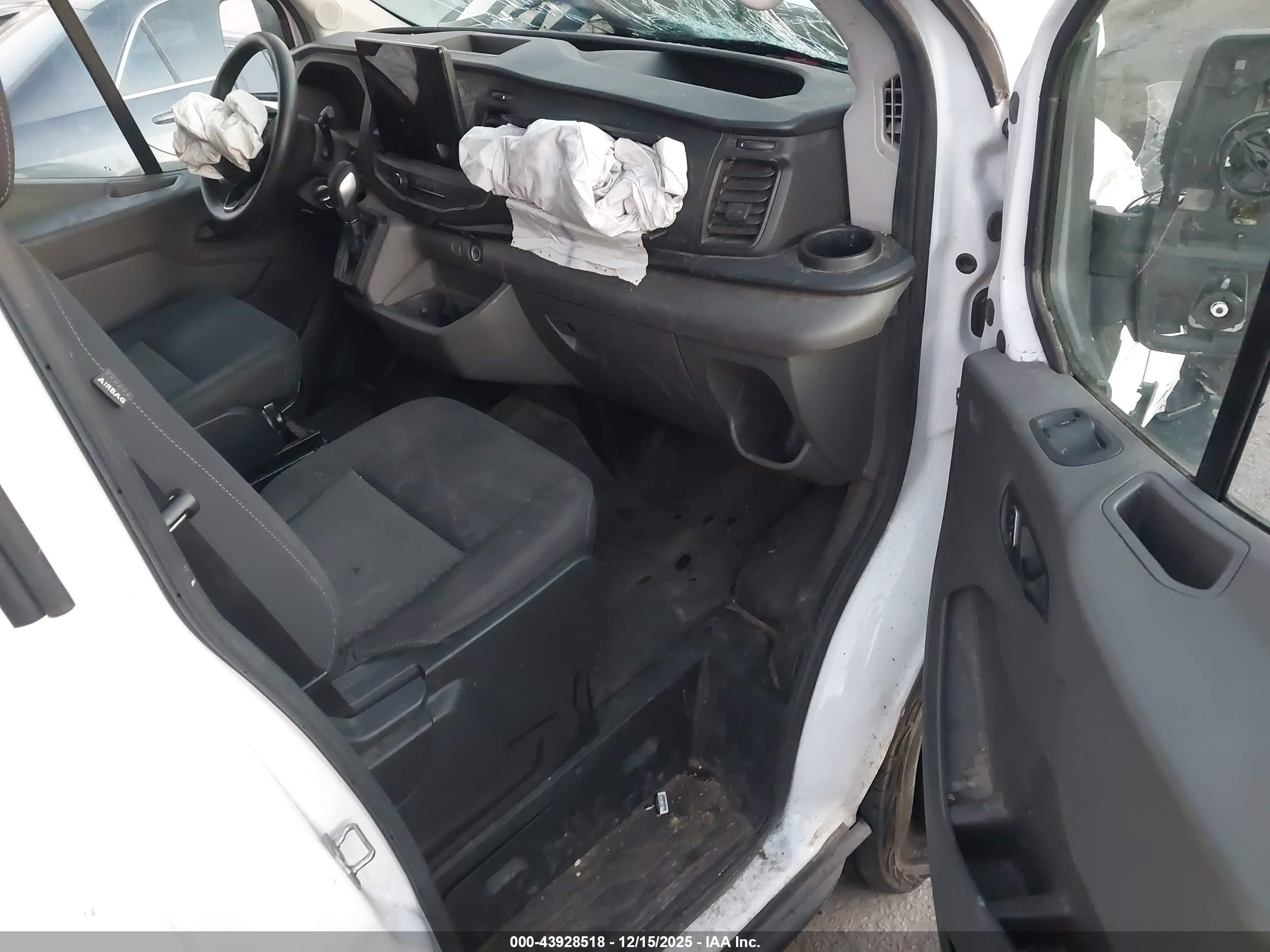 FORD TRANSIT-250 image 5