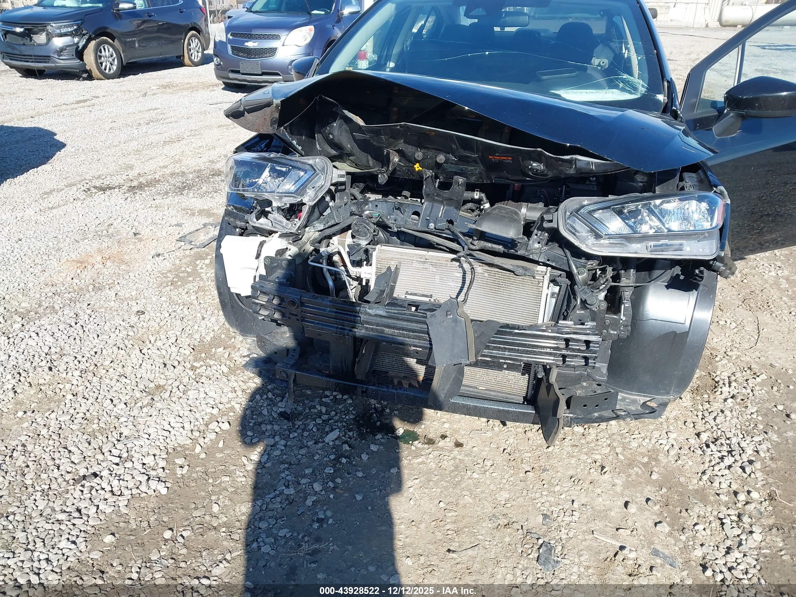 NISSAN VERSA image 6