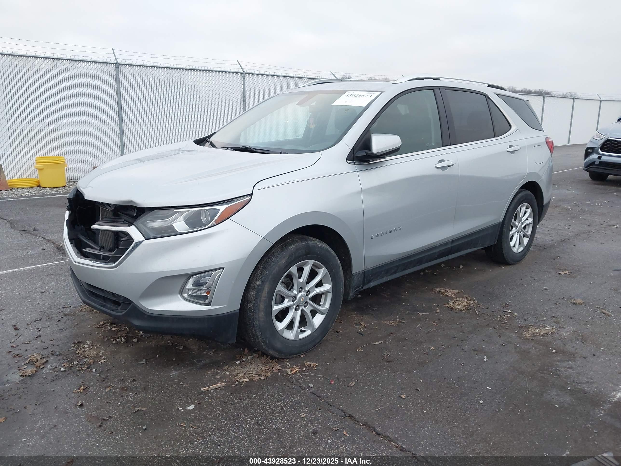 CHEVROLET EQUINOX image 2