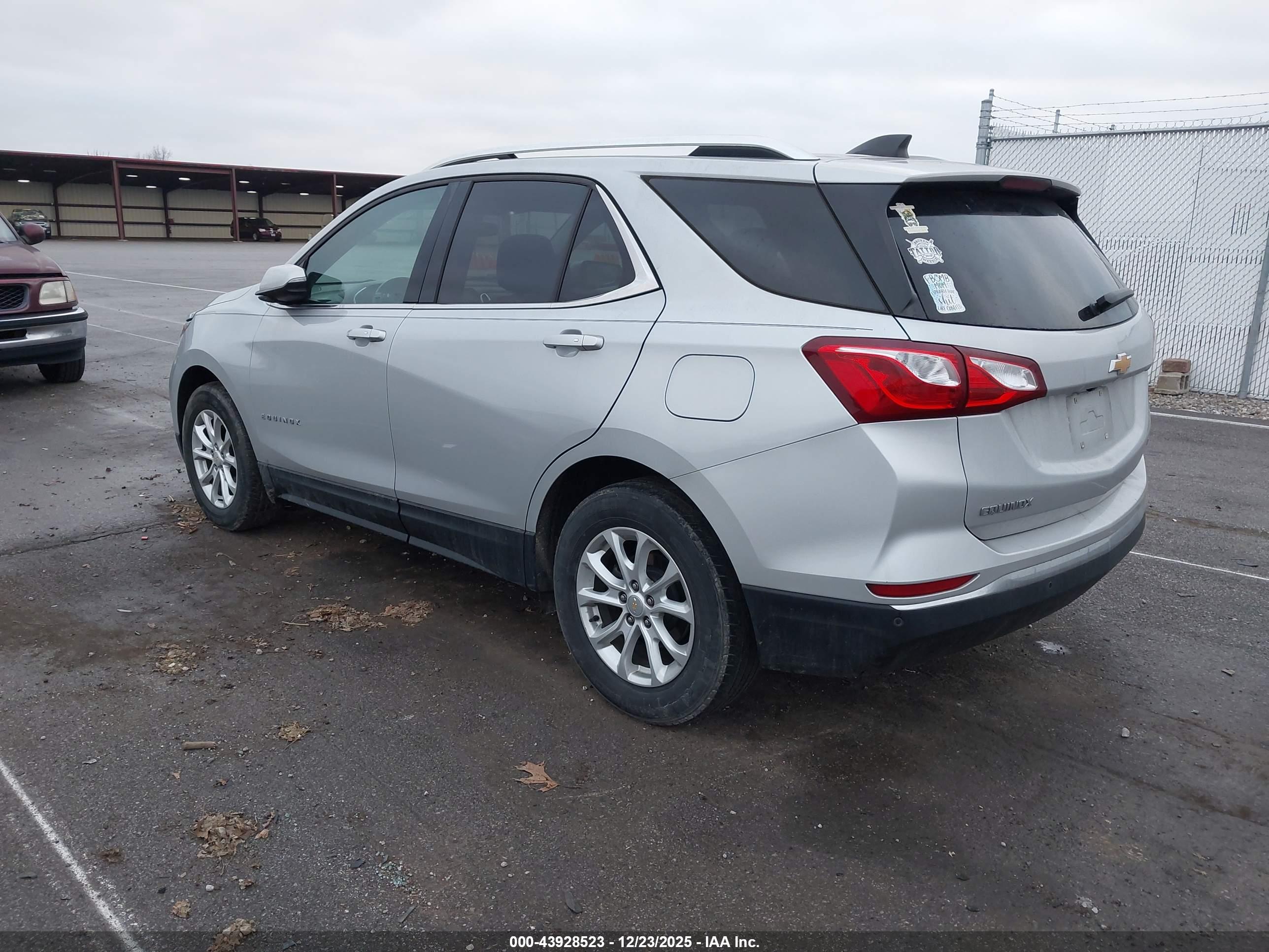 CHEVROLET EQUINOX image 3