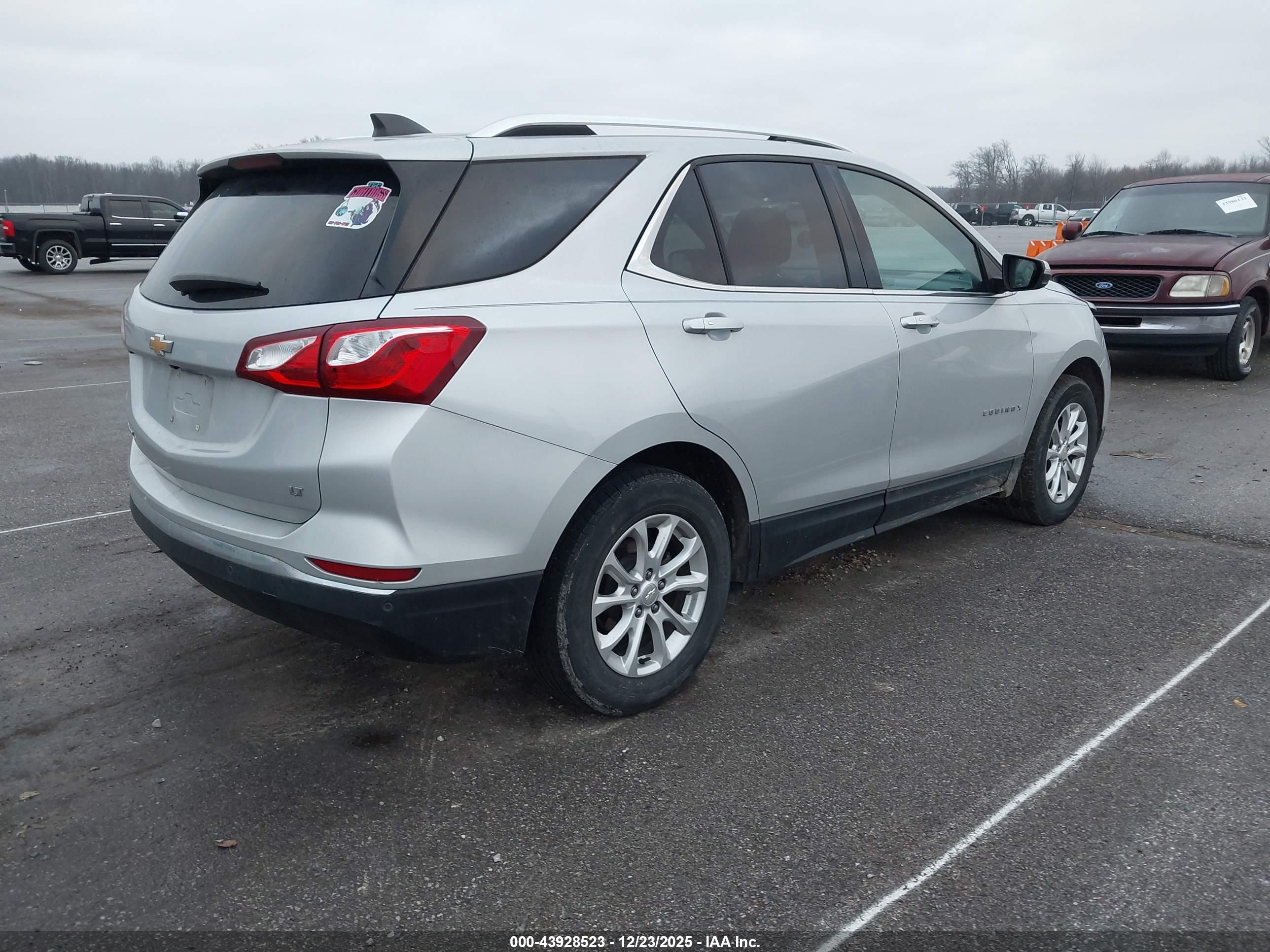 CHEVROLET EQUINOX image 4