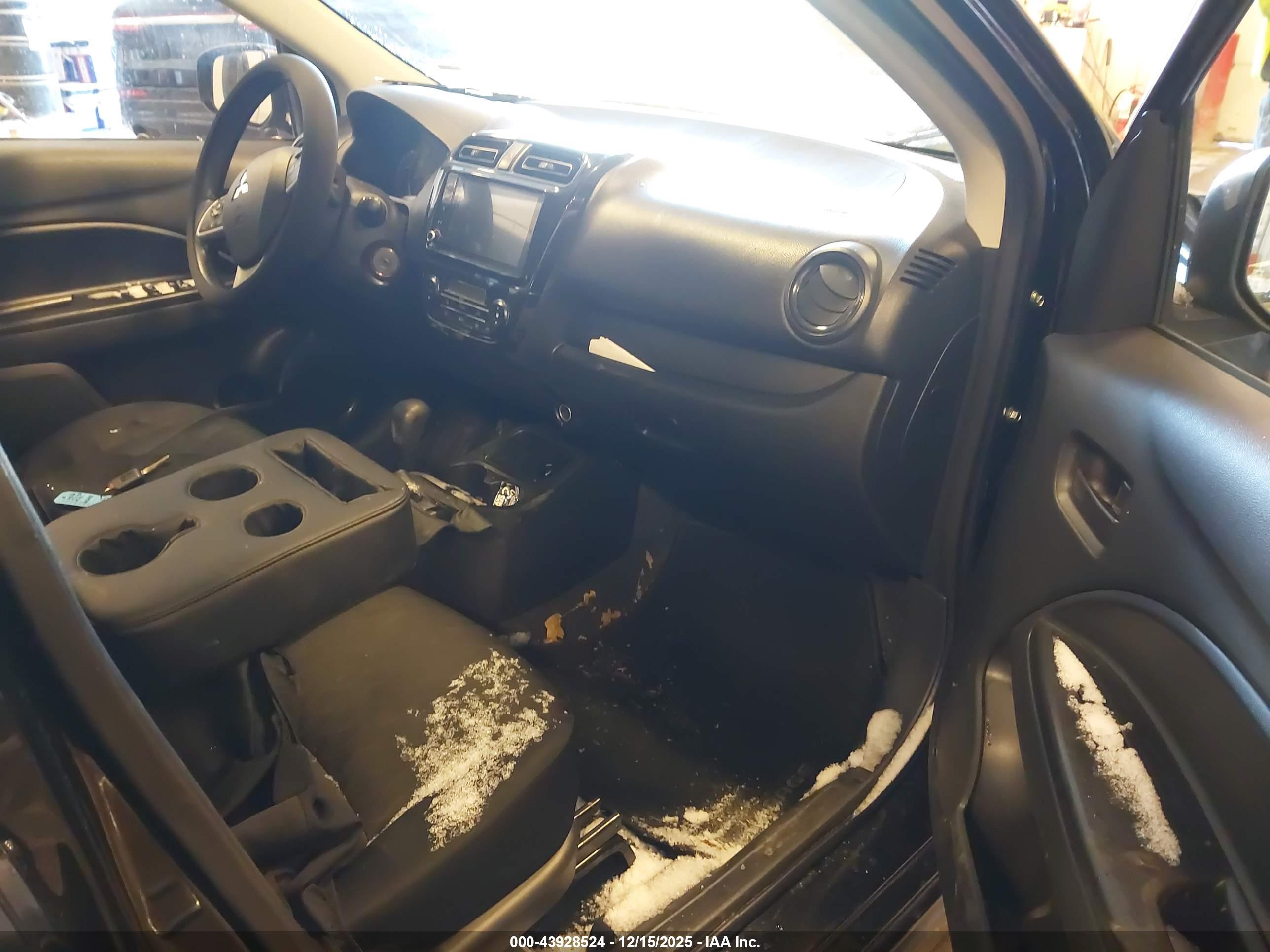 MITSUBISHI MIRAGE image 5
