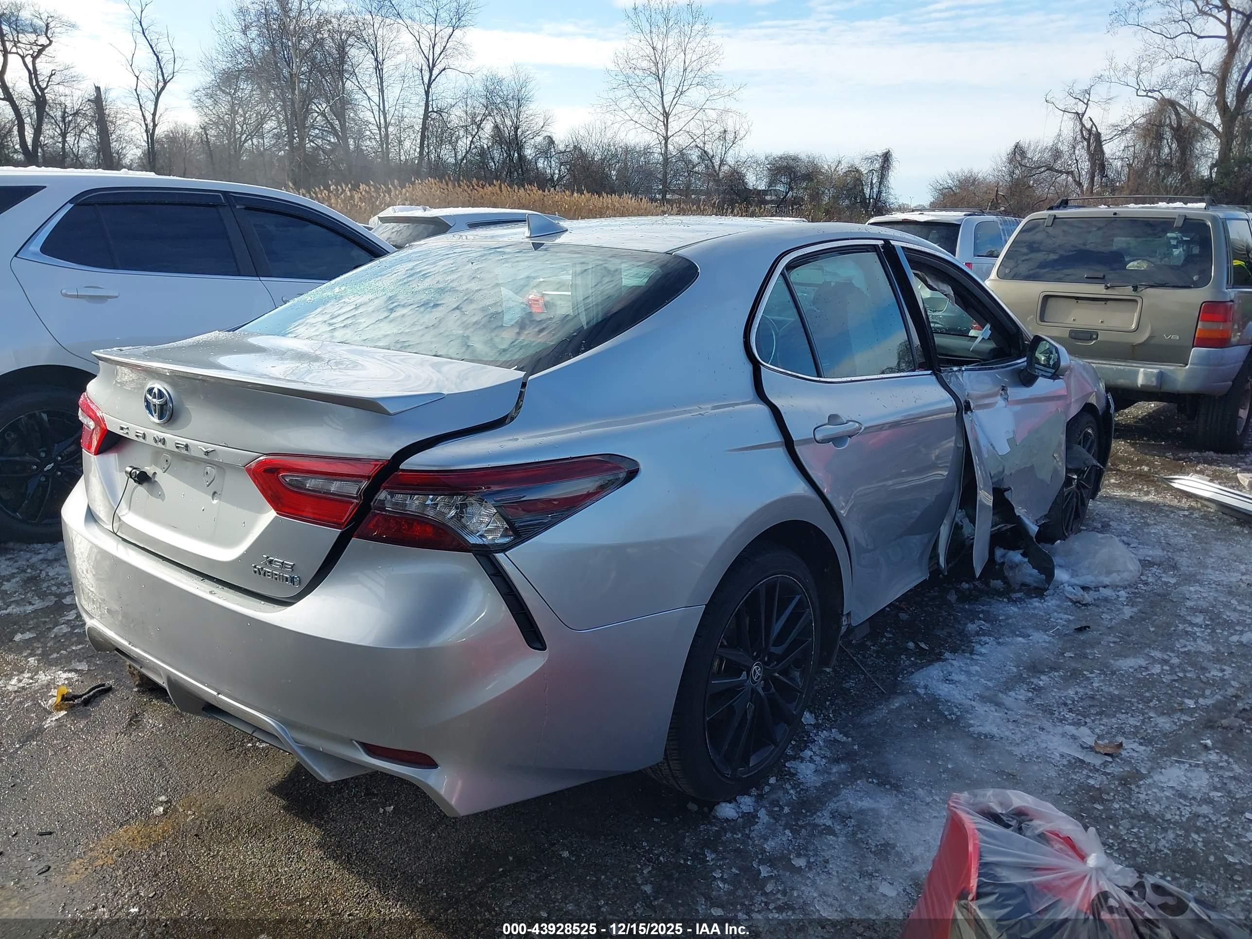 TOYOTA CAMRY image 4