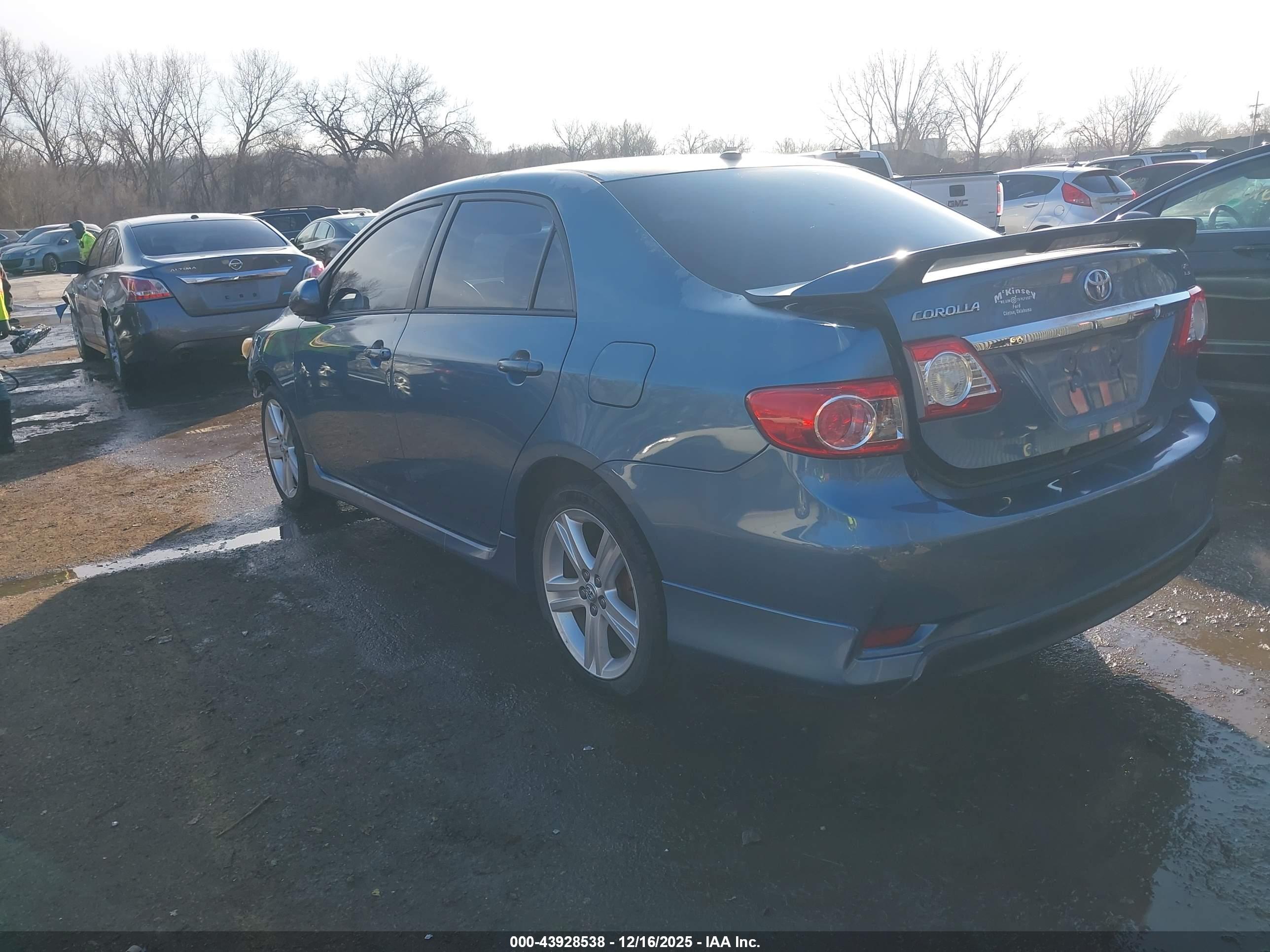 TOYOTA COROLLA image 3