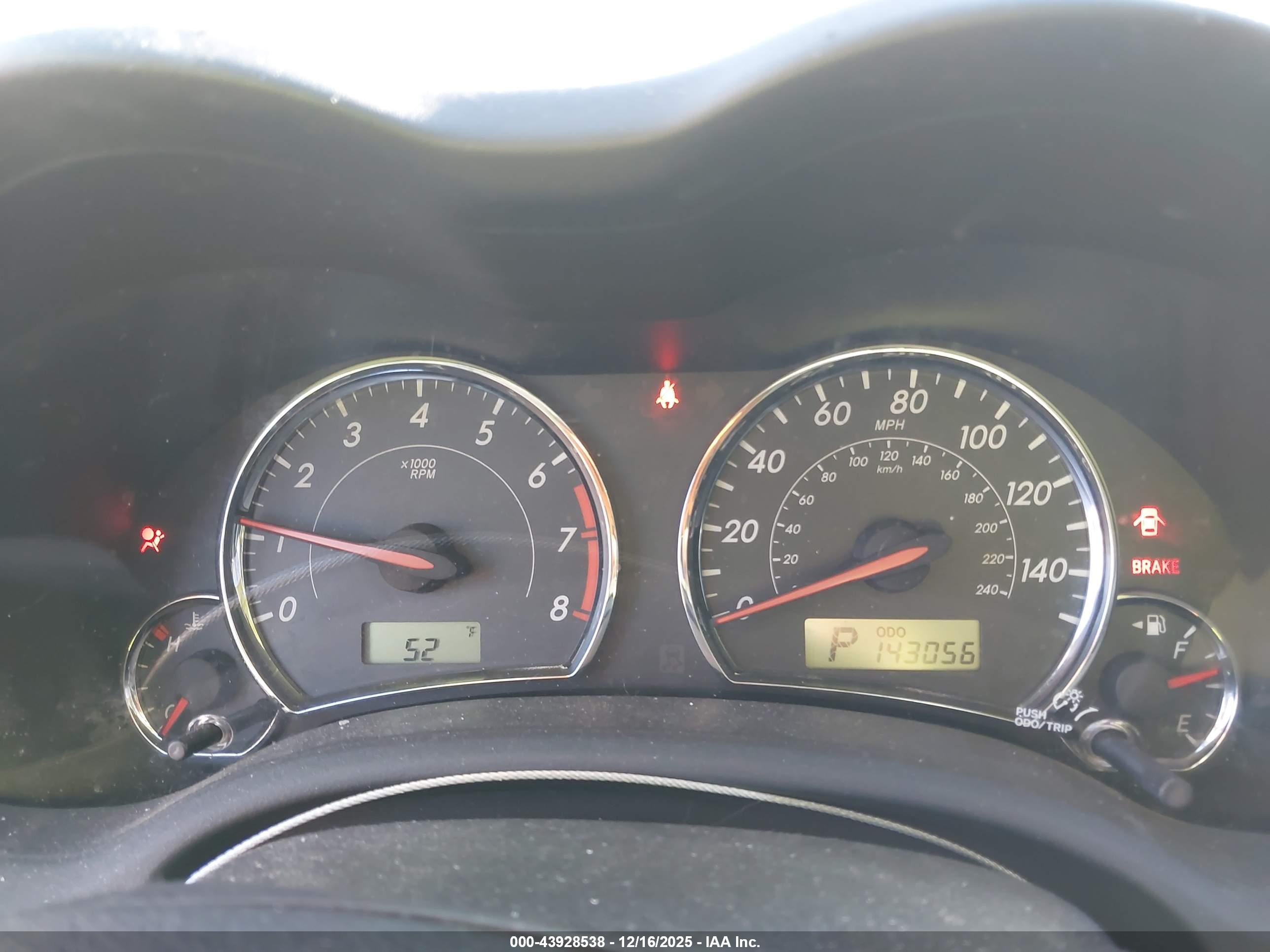 TOYOTA COROLLA image 7