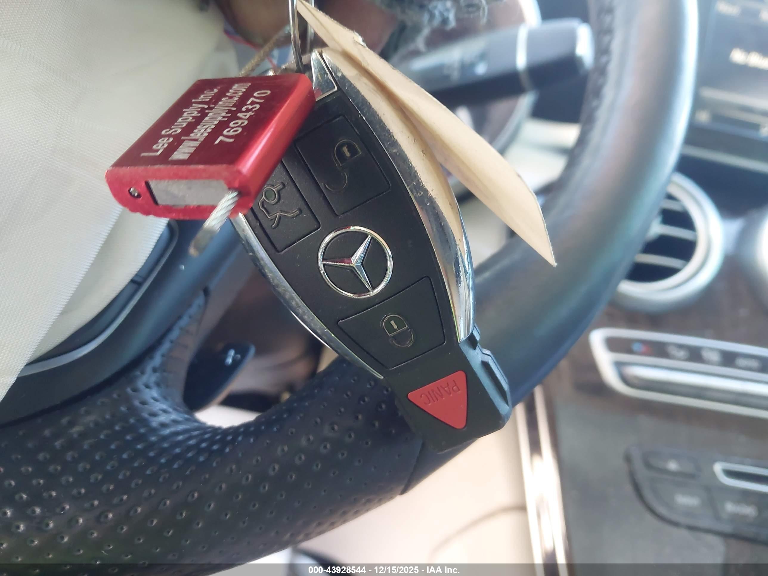 MERCEDES-BENZ GLC image 11