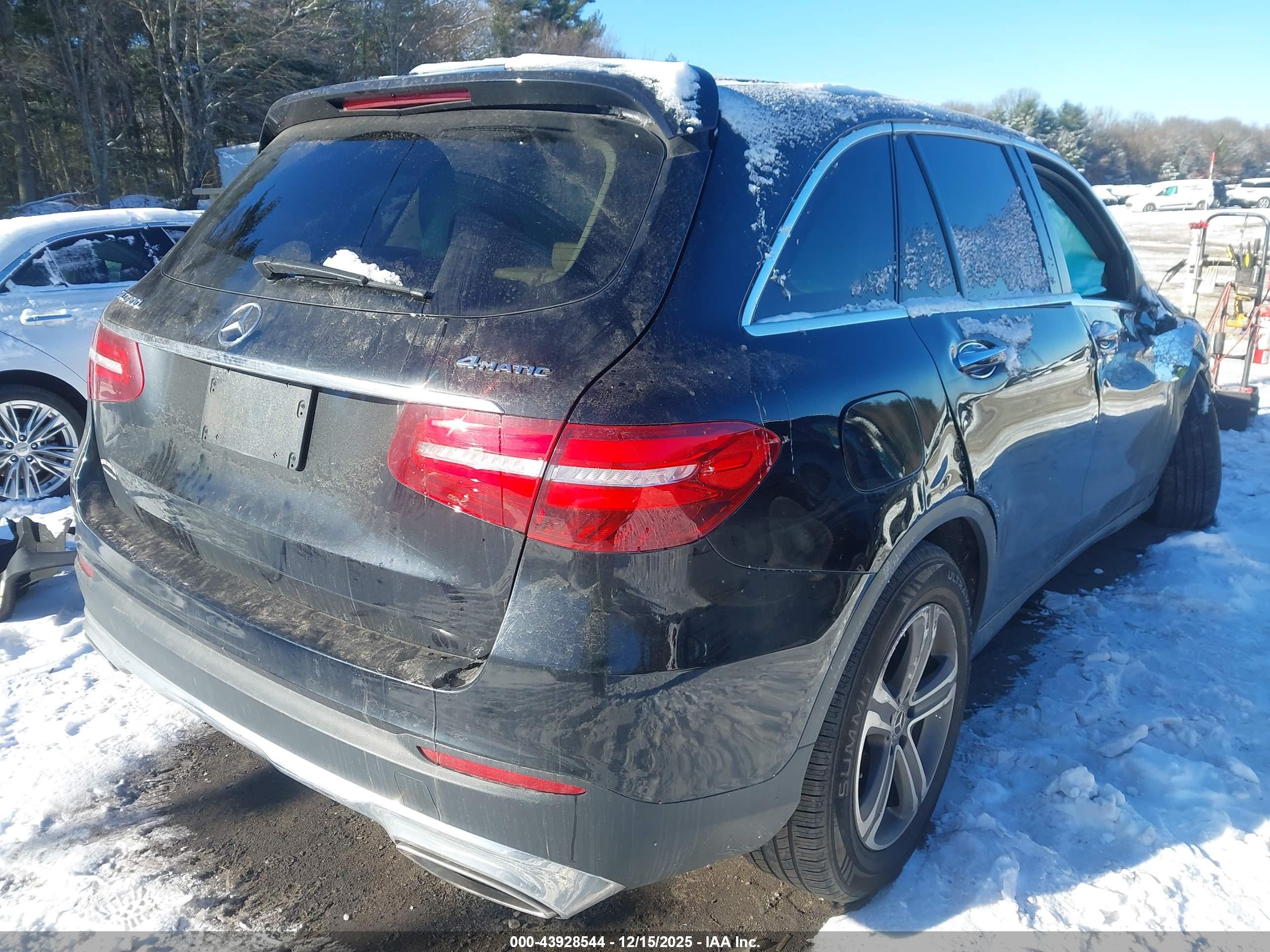MERCEDES-BENZ GLC image 4