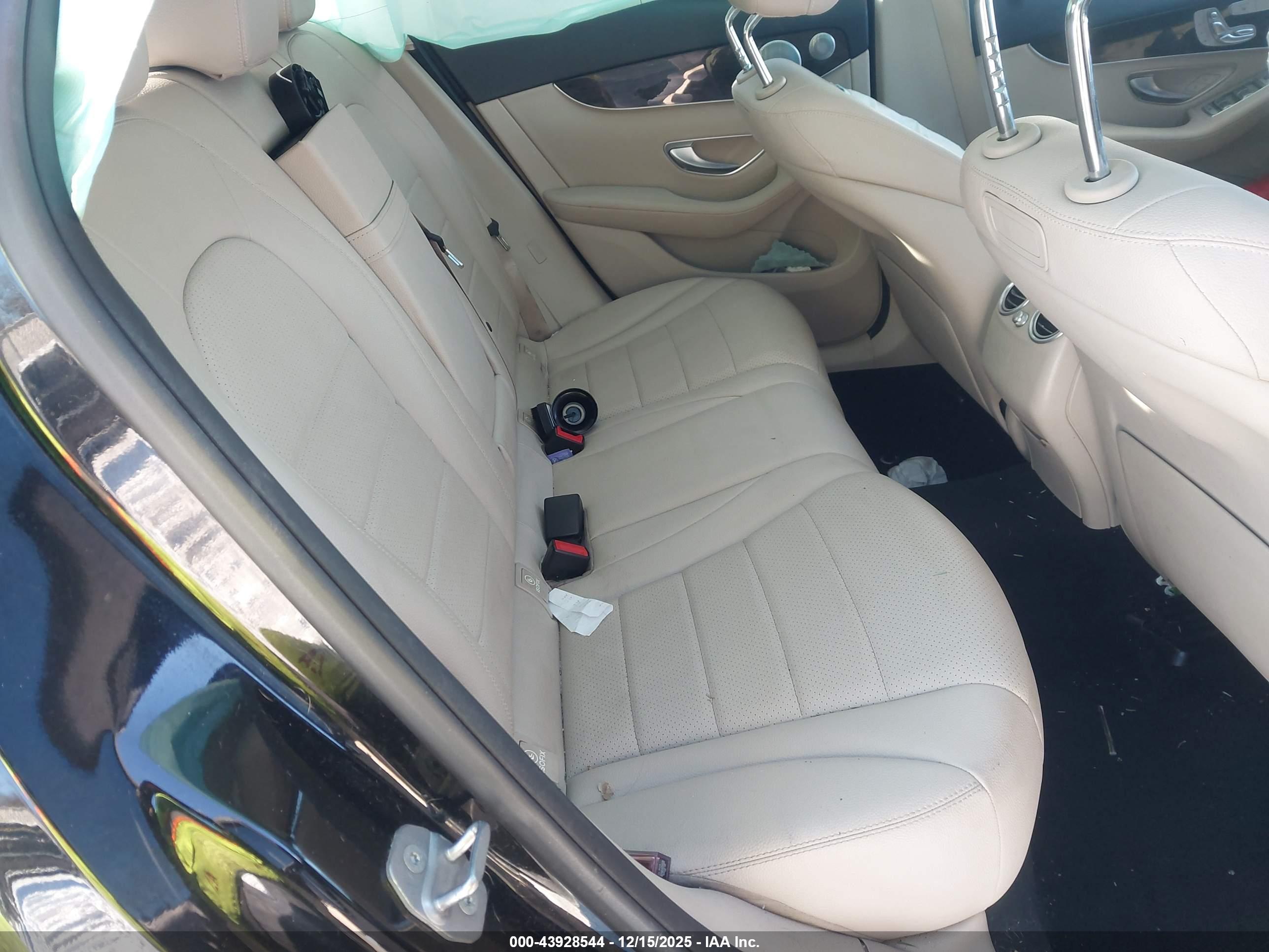 MERCEDES-BENZ GLC image 8