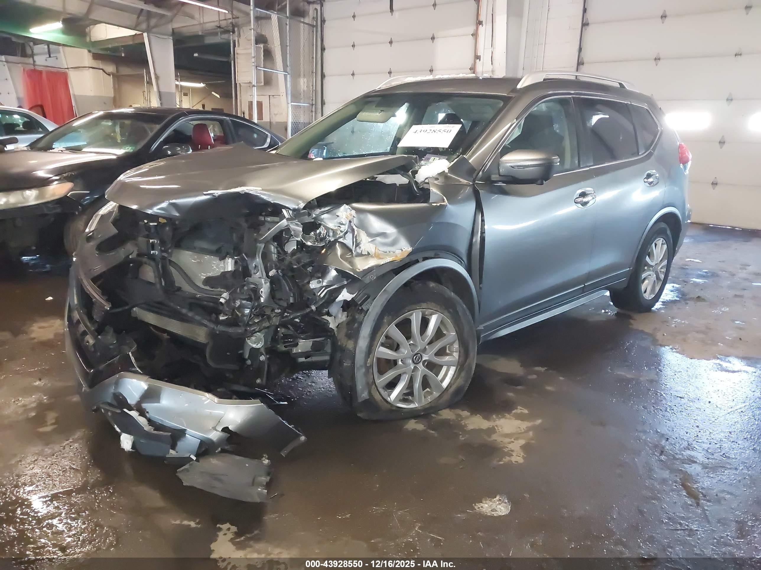 NISSAN ROGUE image 2