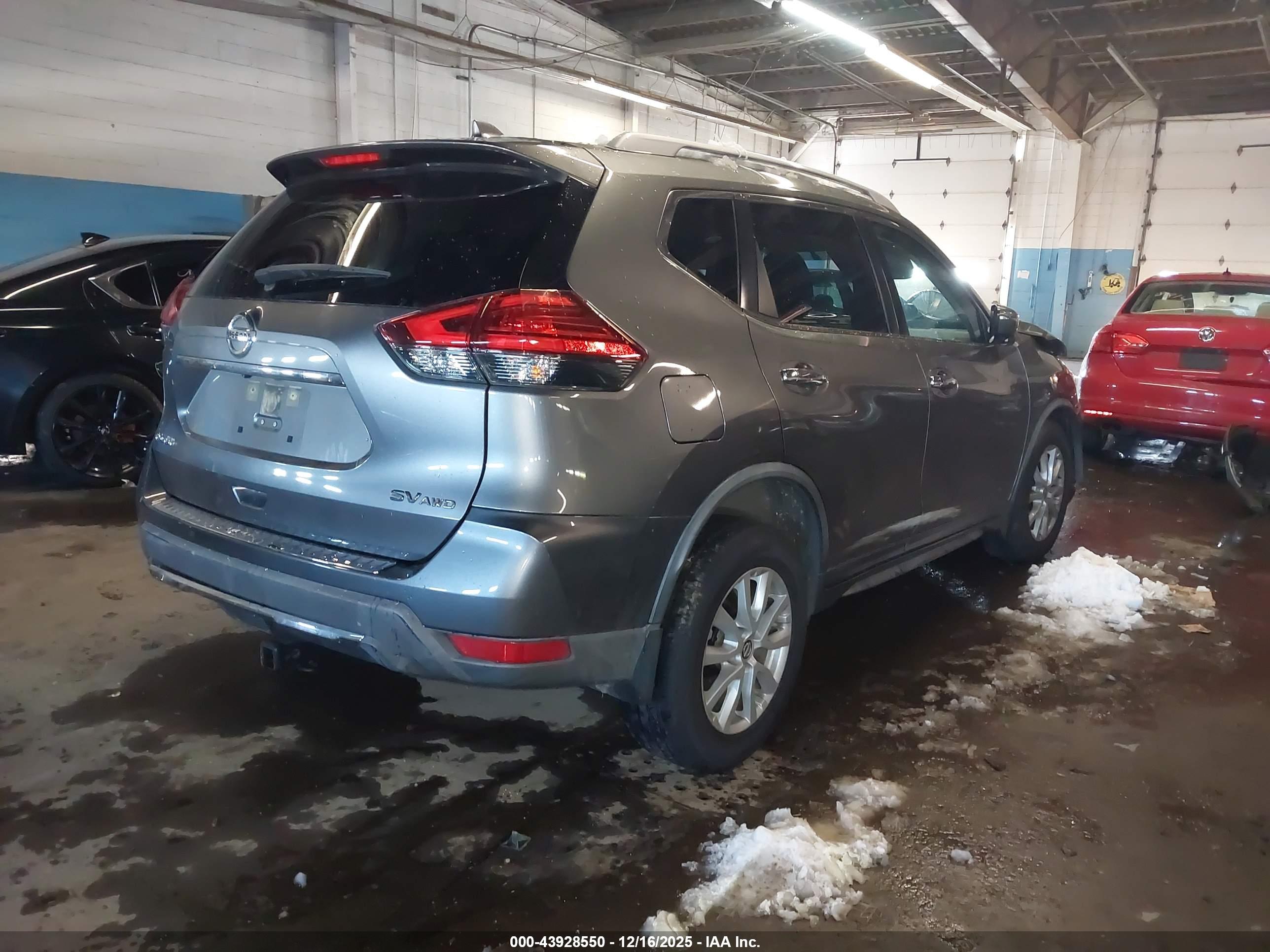 NISSAN ROGUE image 4