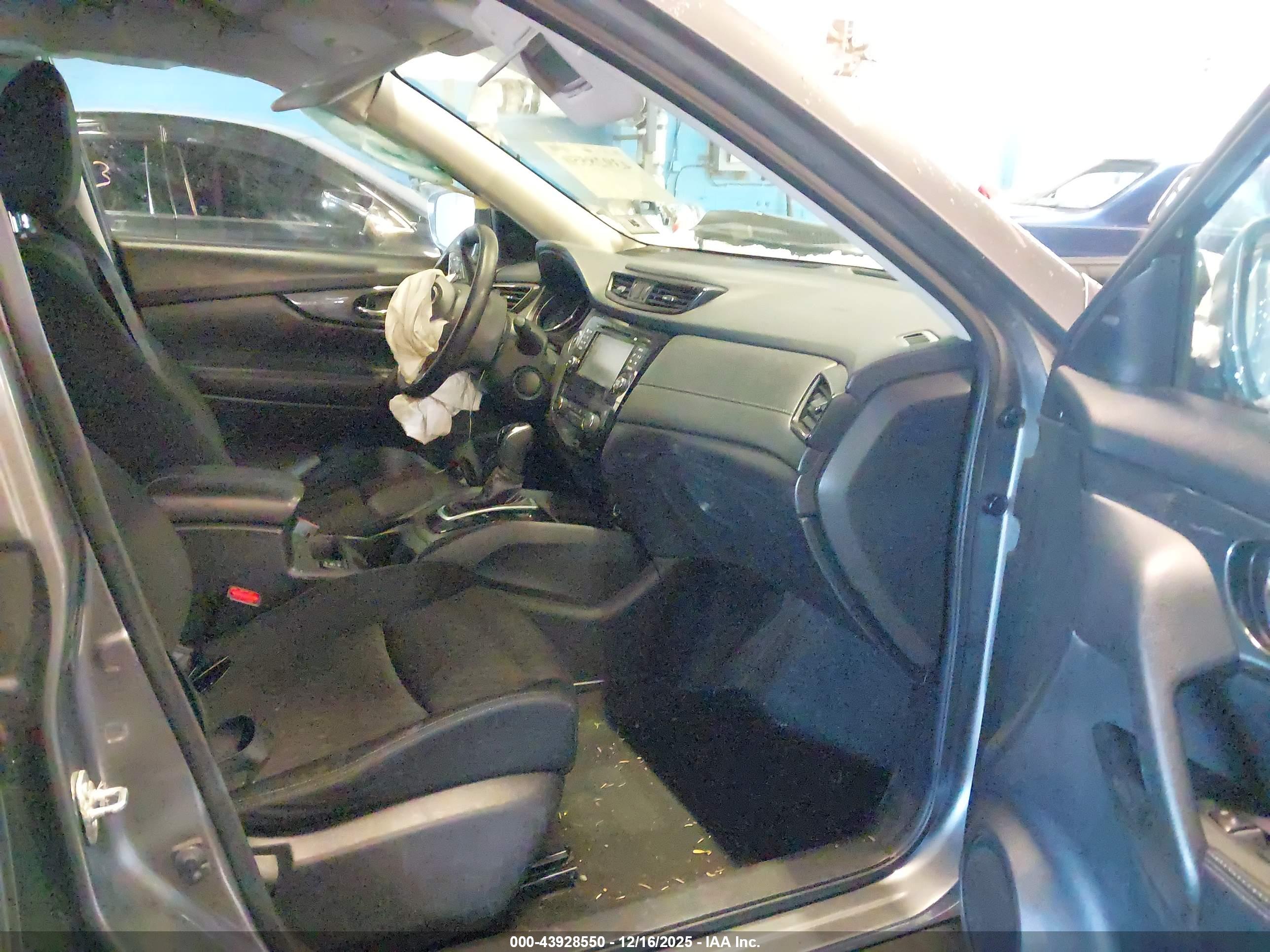 NISSAN ROGUE image 5