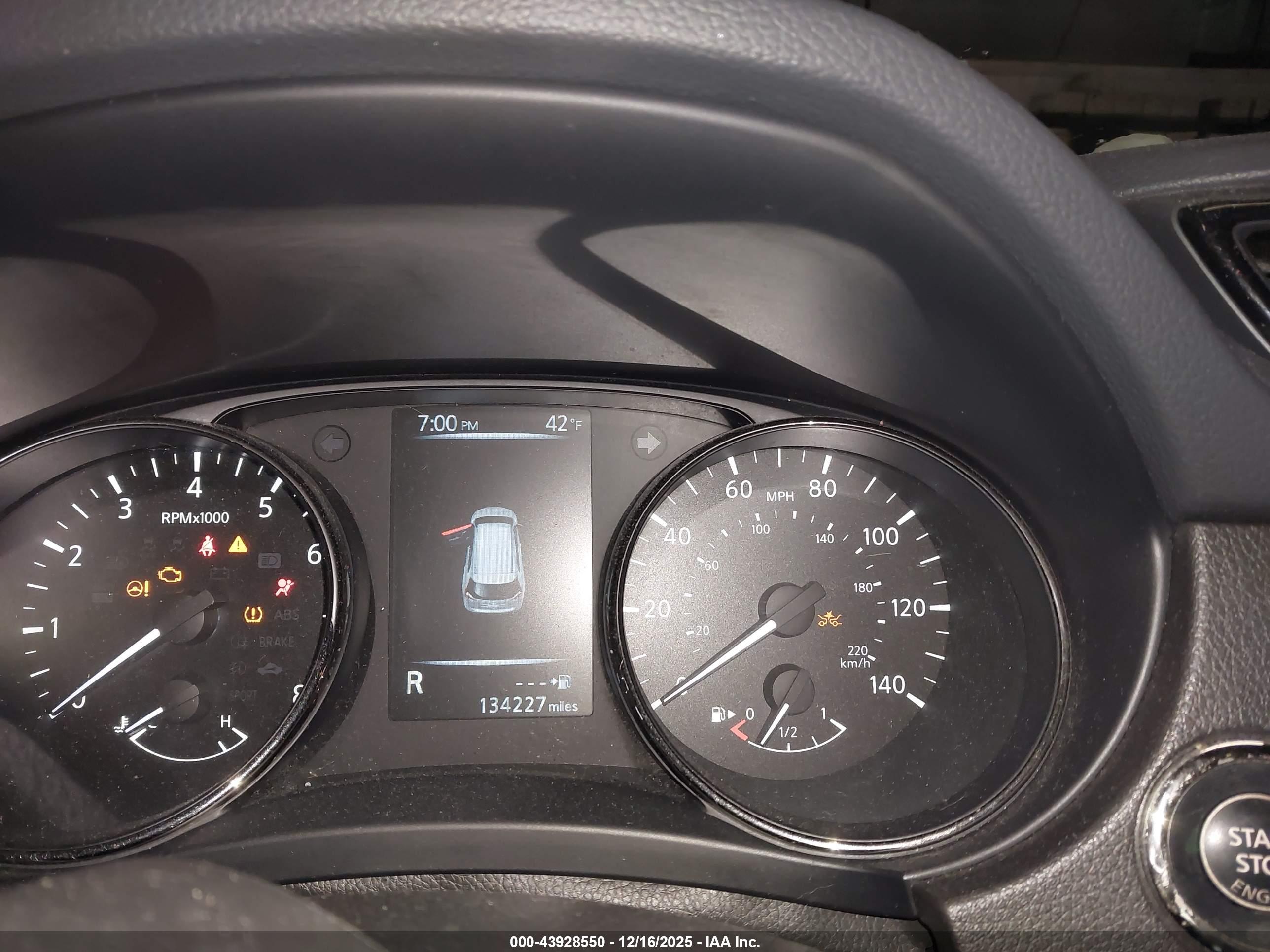 NISSAN ROGUE image 7