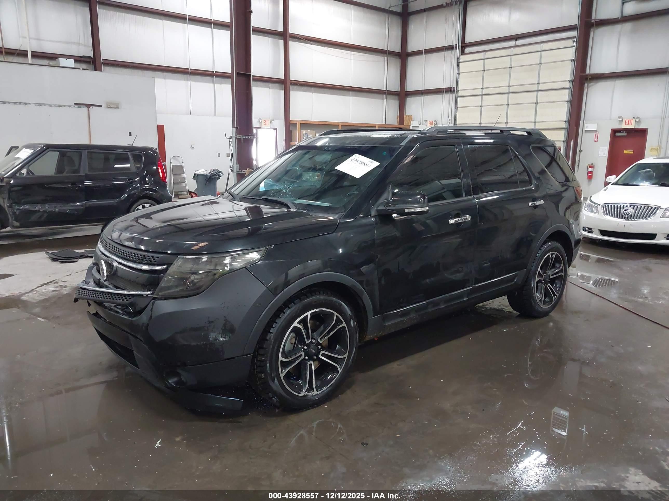 FORD EXPLORER image 2
