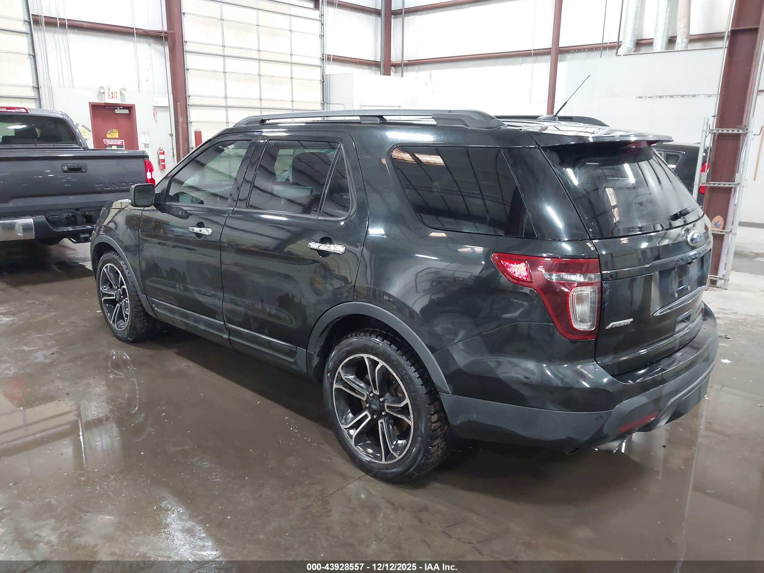 FORD EXPLORER image 3
