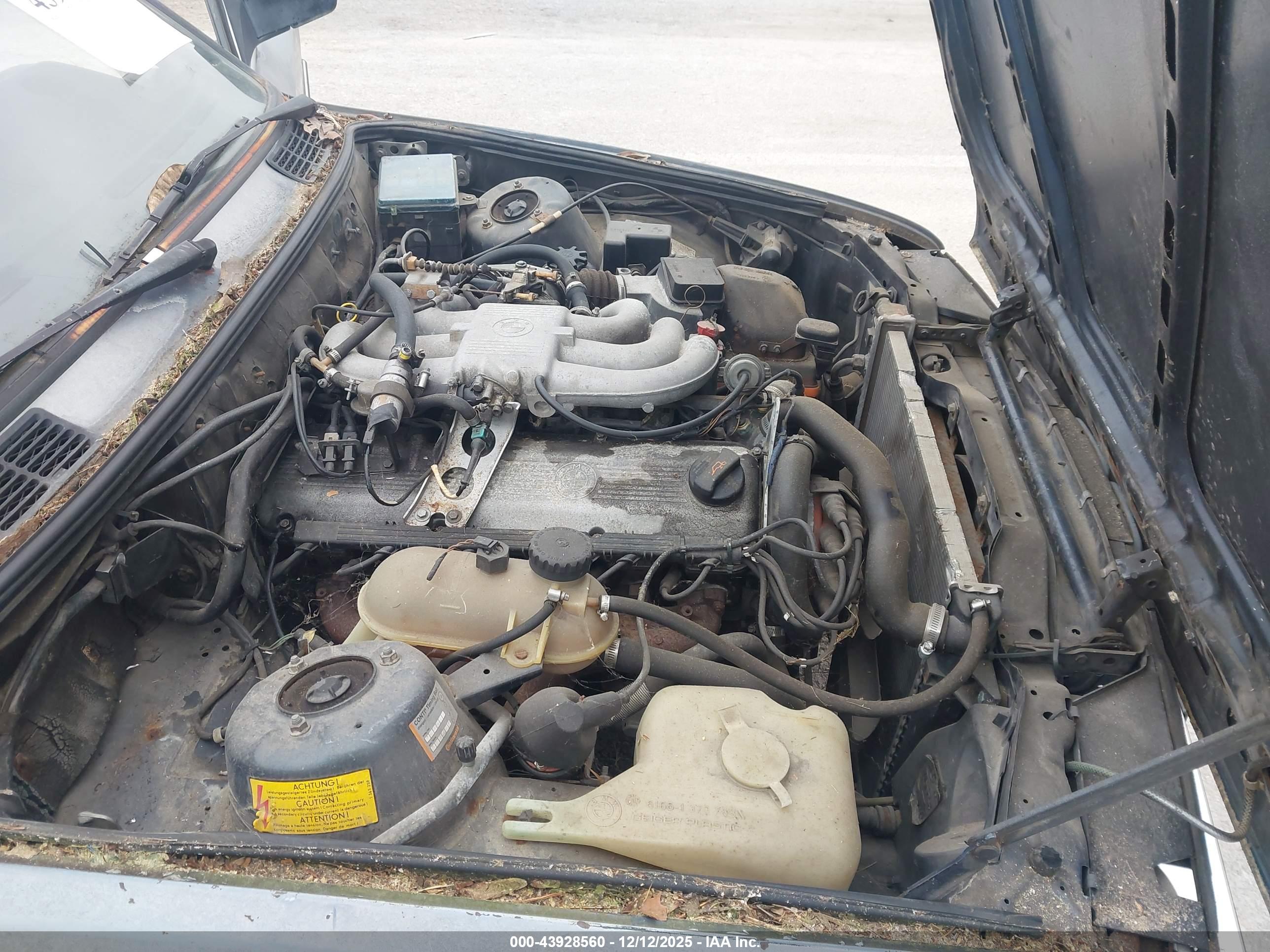 BMW 325 image 10