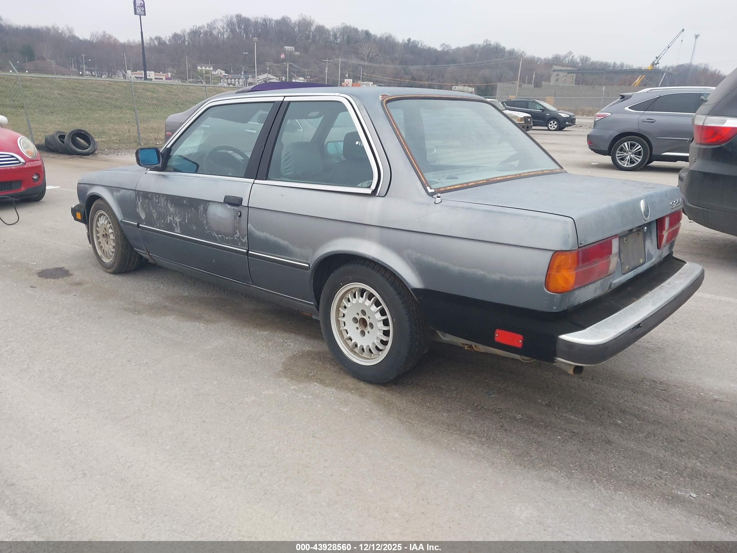 BMW 325 image 3