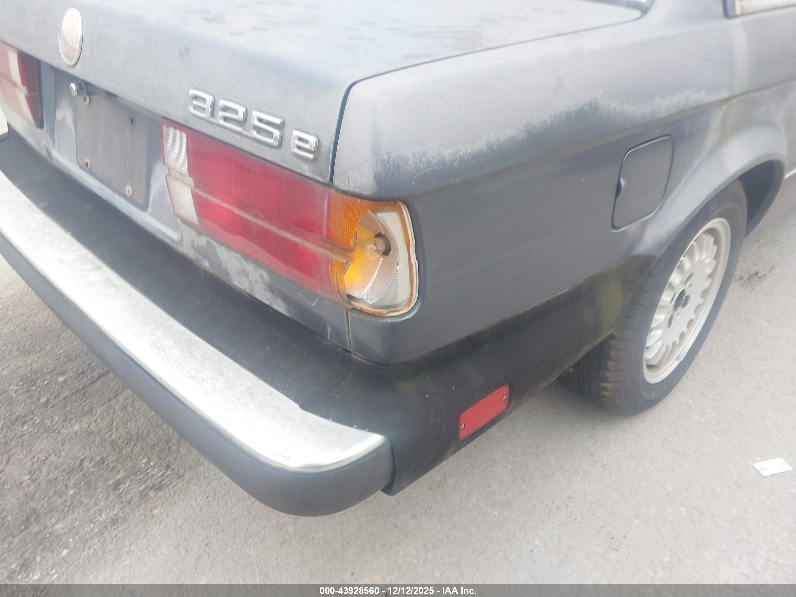 BMW 325 image 6