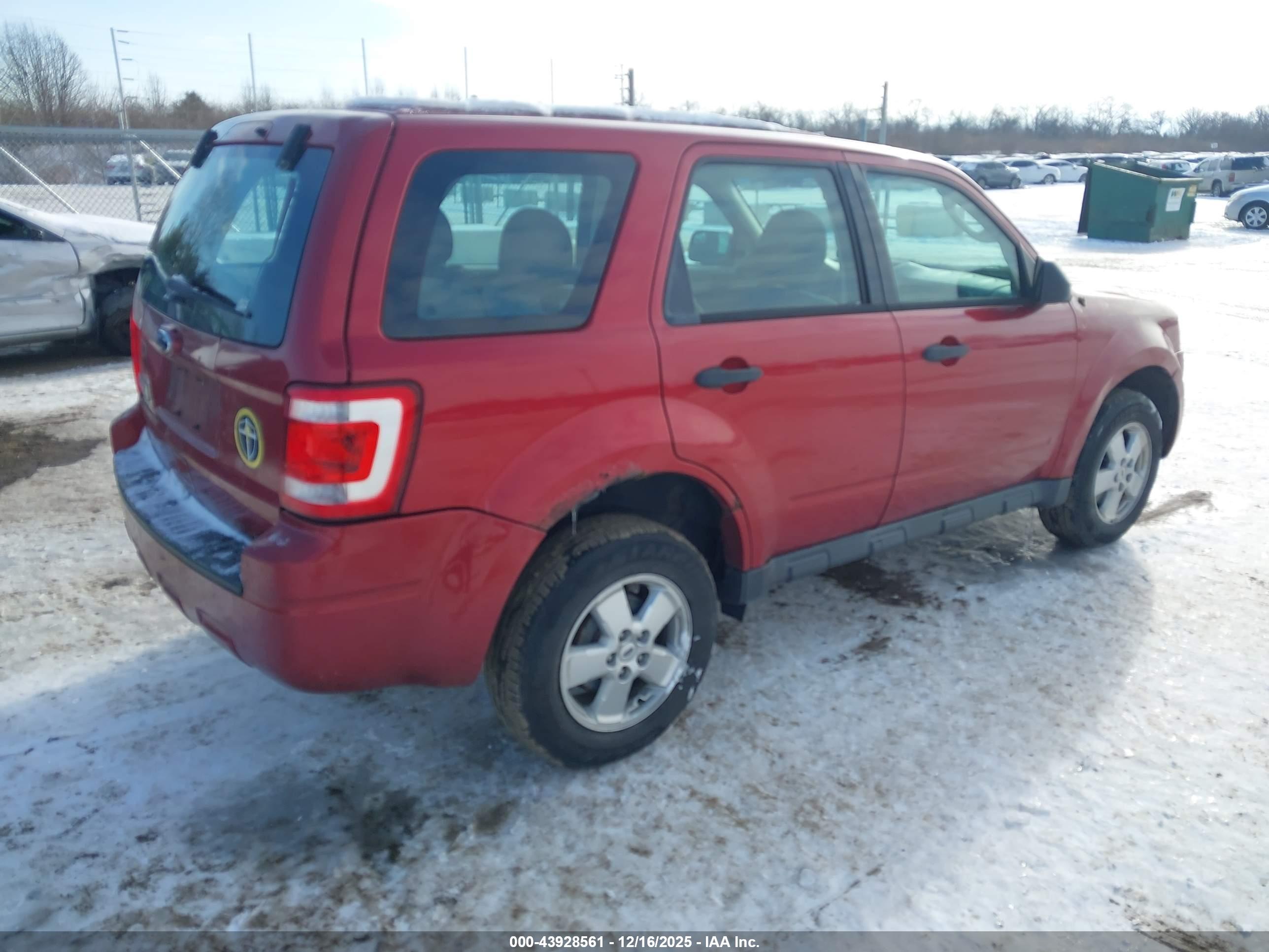 FORD ESCAPE image 4