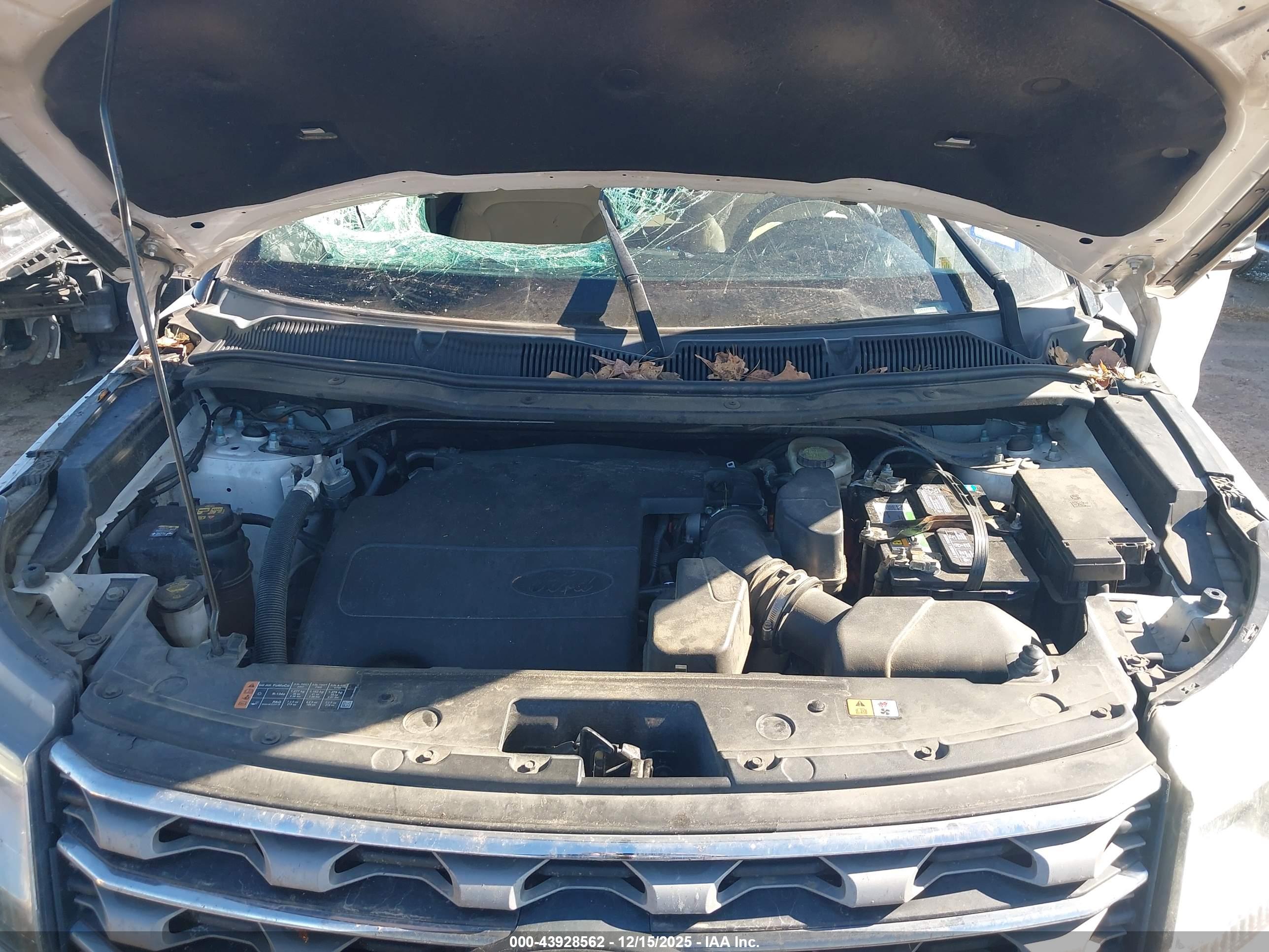 FORD EXPLORER image 10