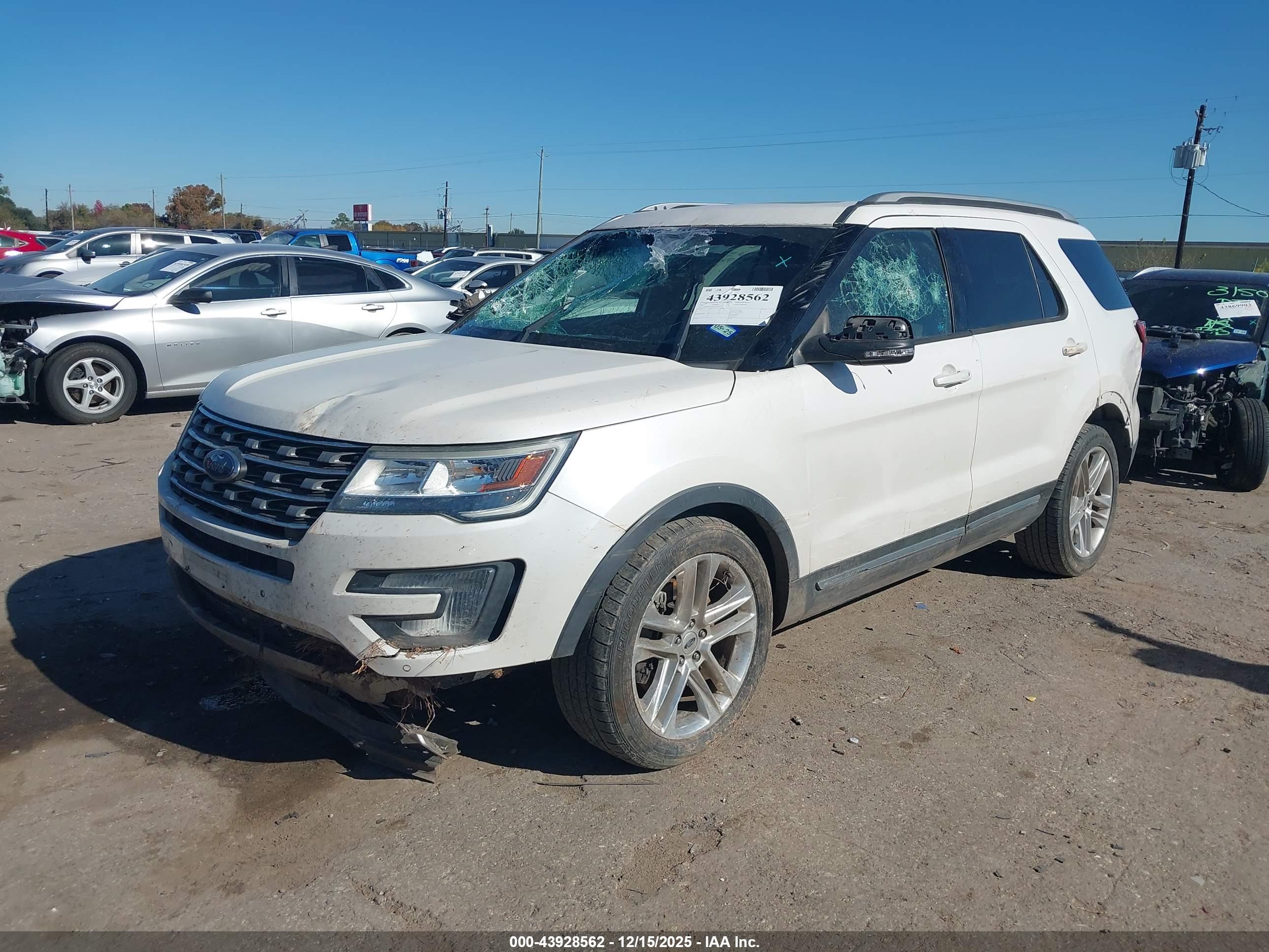 FORD EXPLORER image 6