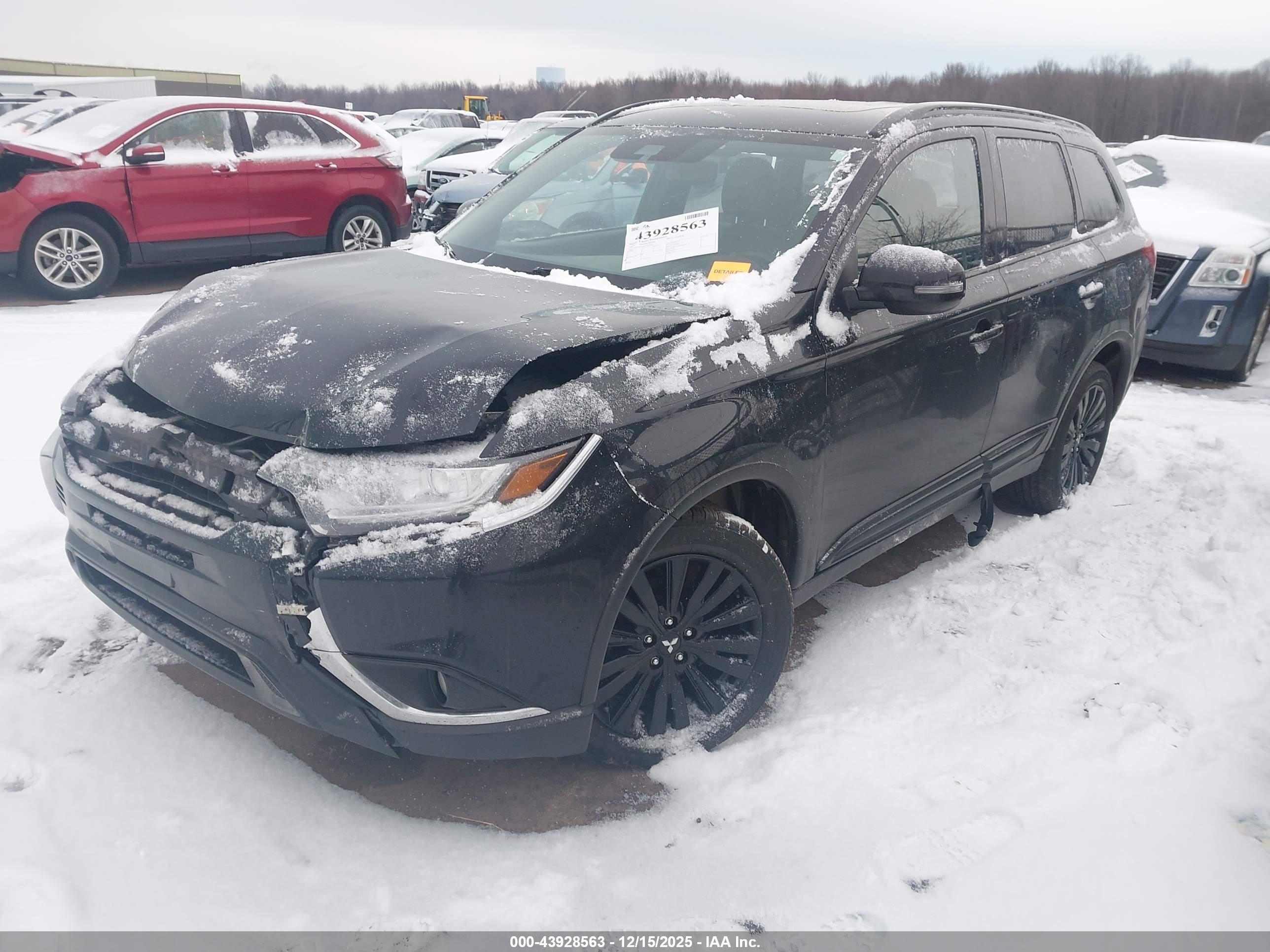 MITSUBISHI OUTLANDER image 2