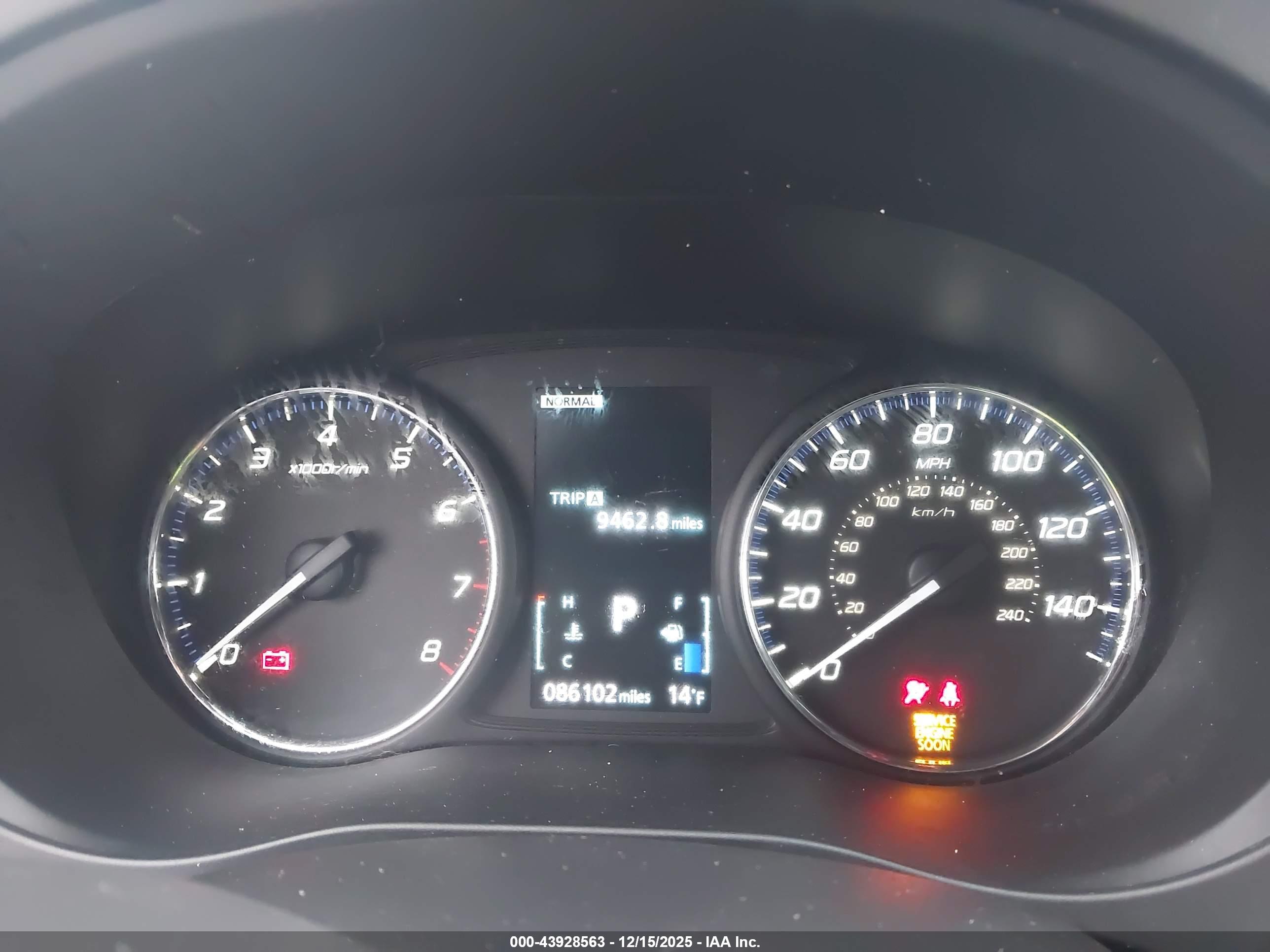MITSUBISHI OUTLANDER image 7