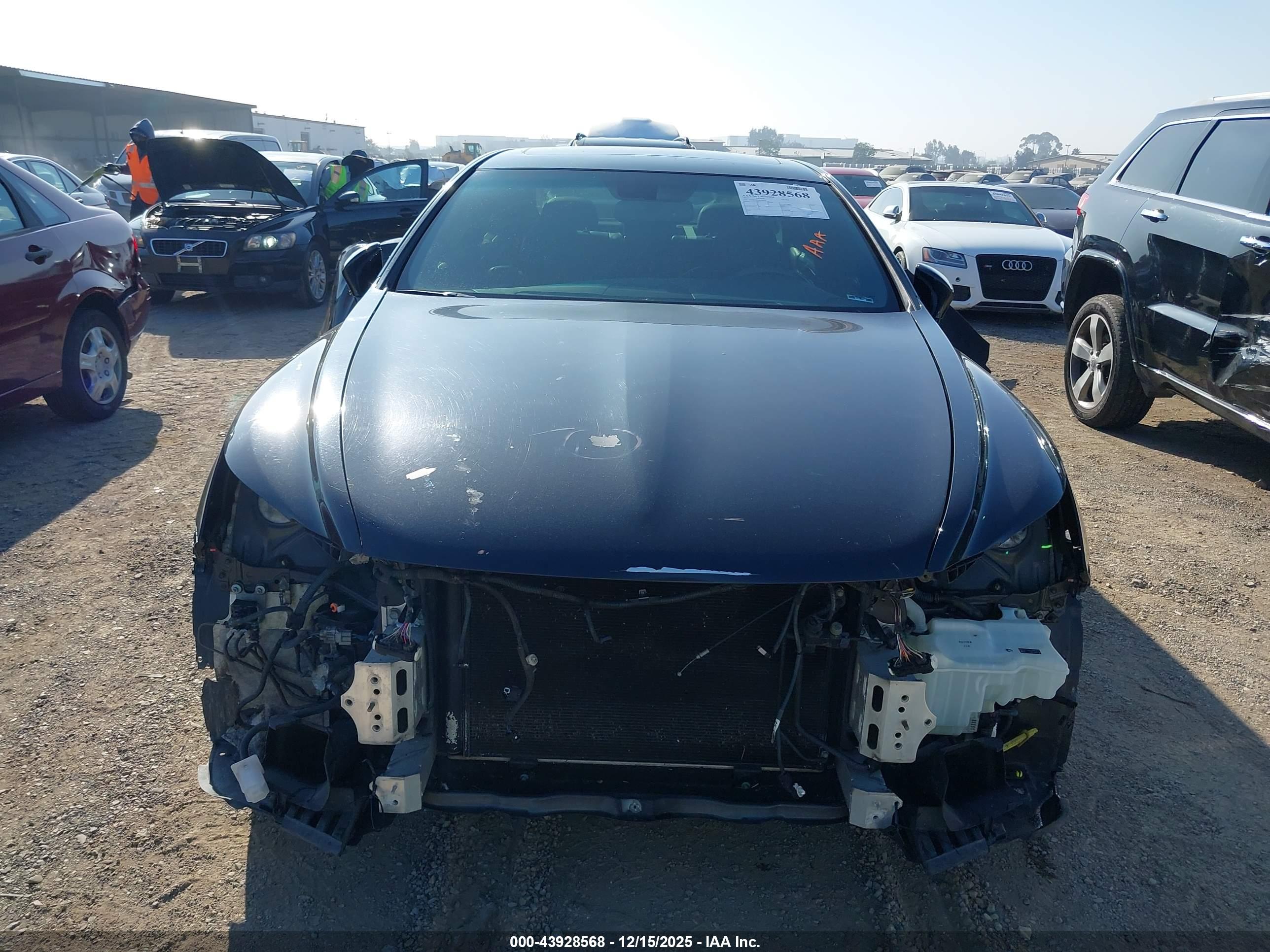 LEXUS LS image 6