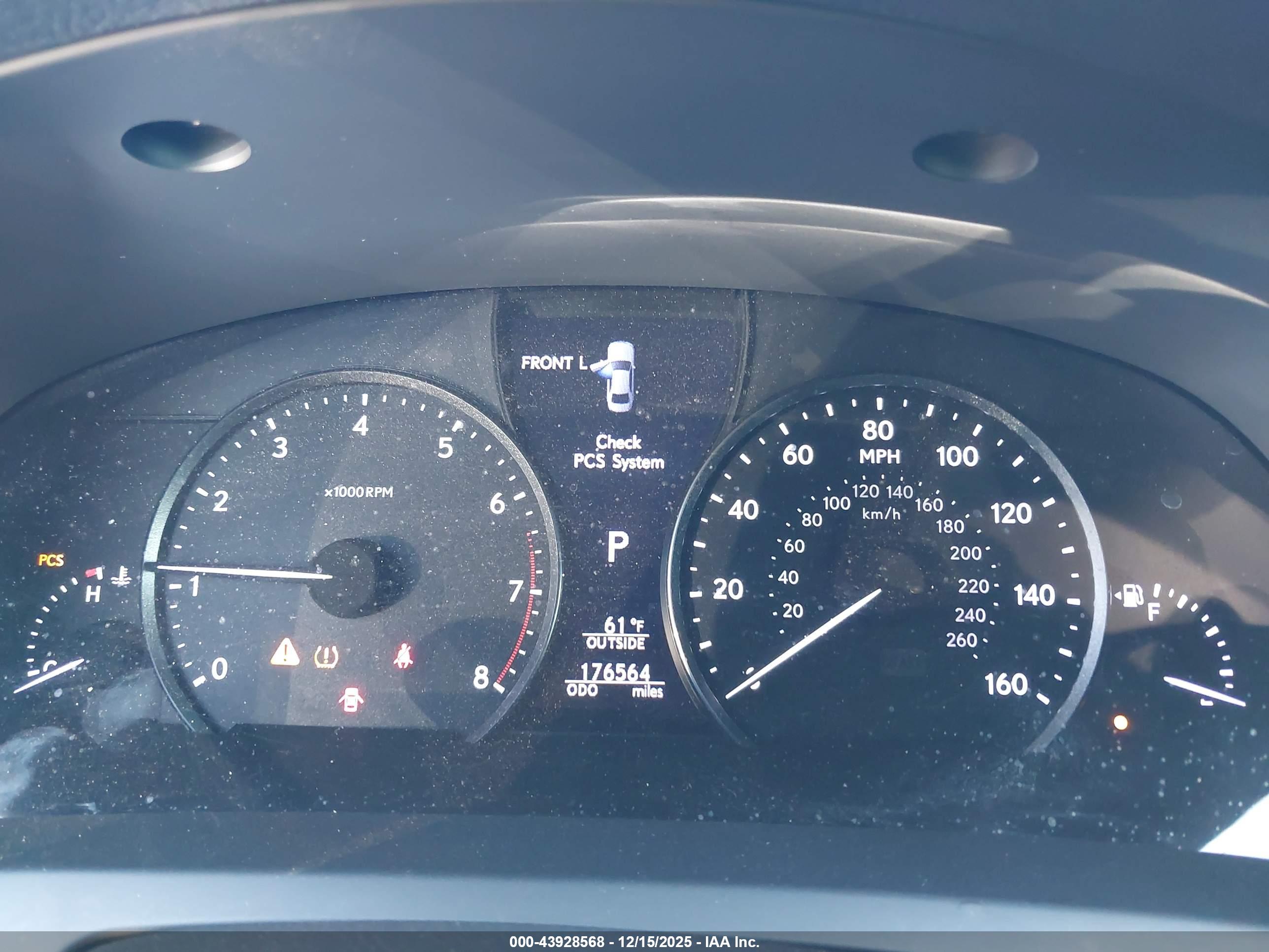 LEXUS LS image 7