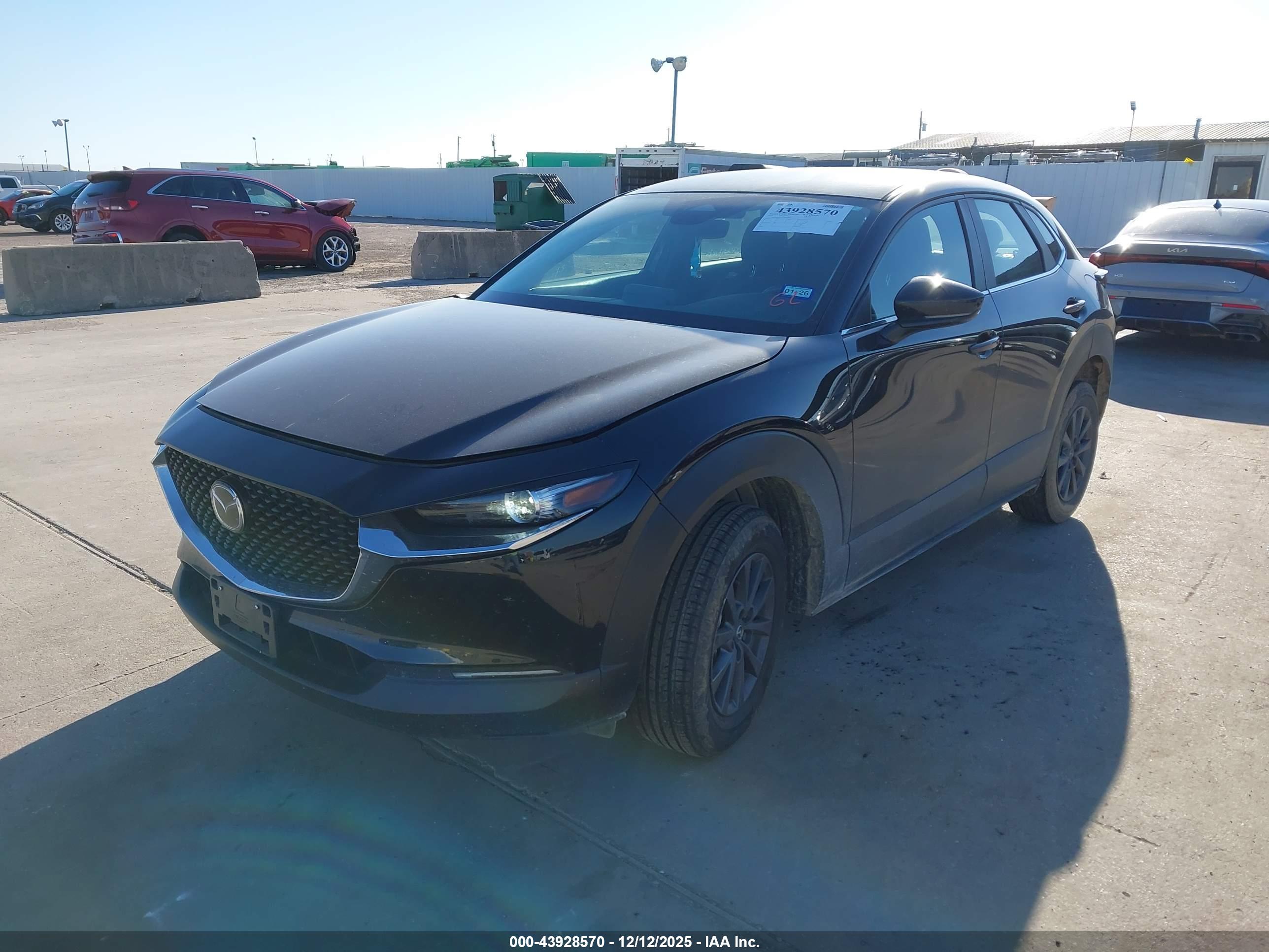 MAZDA CX-30 image 2