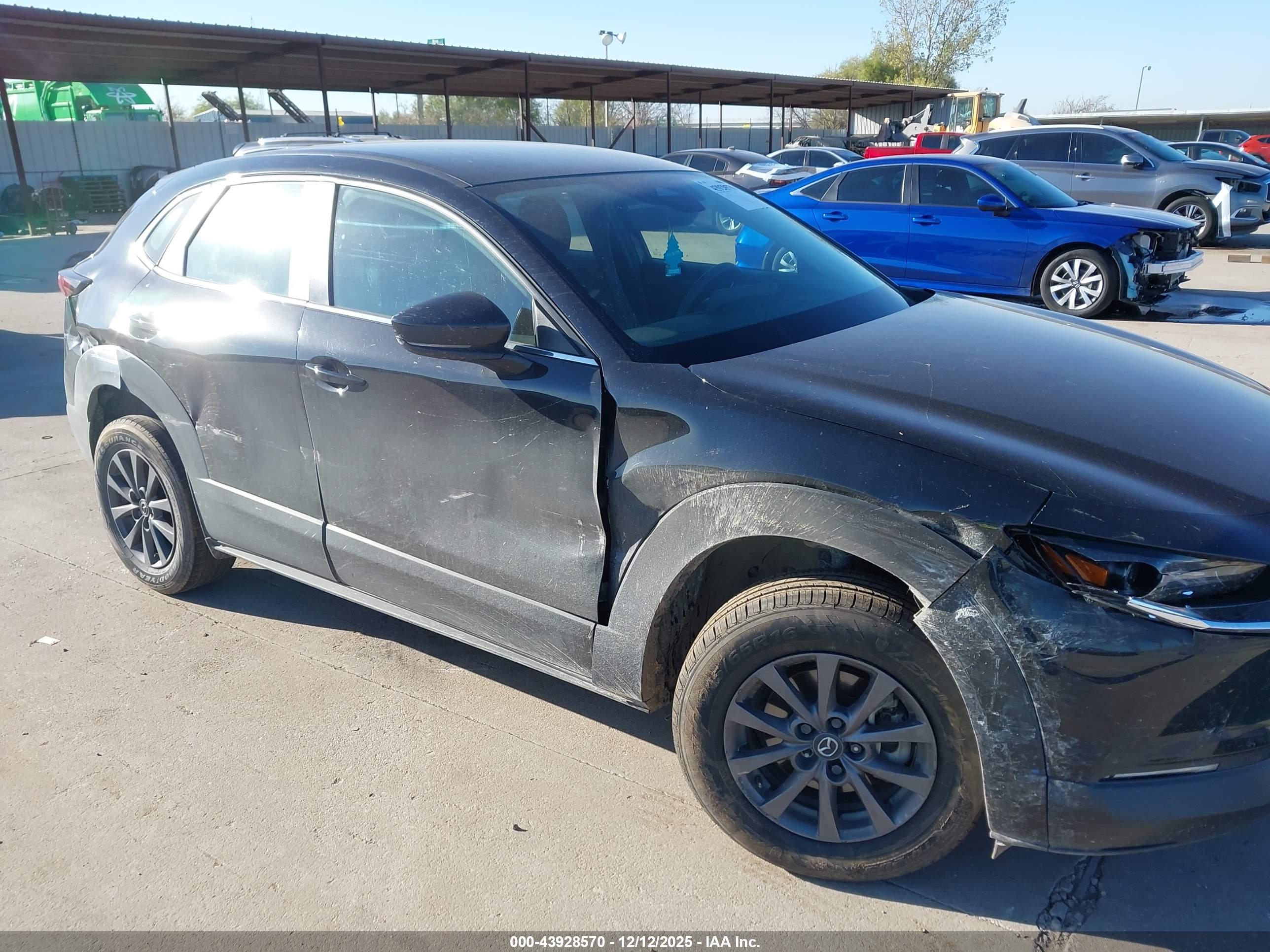 MAZDA CX-30 image 6