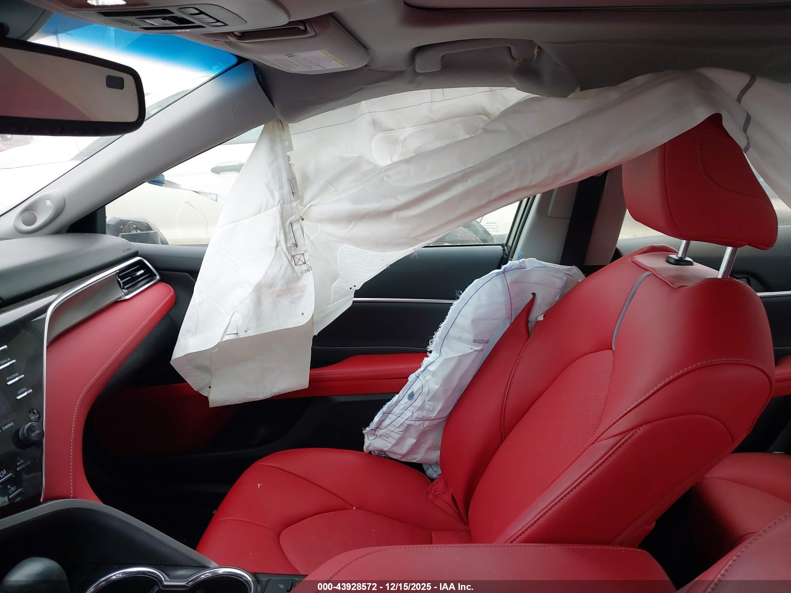 TOYOTA CAMRY image 5