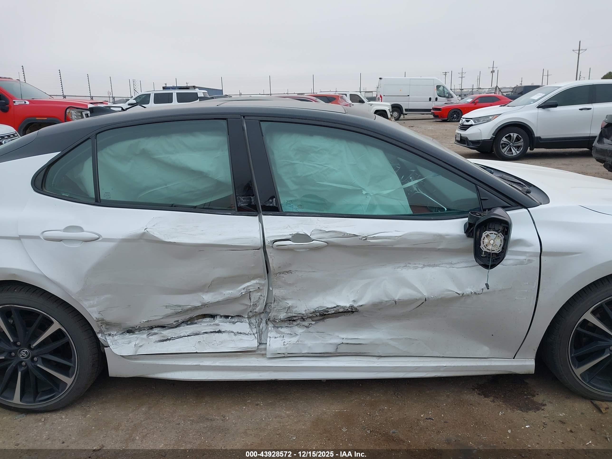 TOYOTA CAMRY image 6