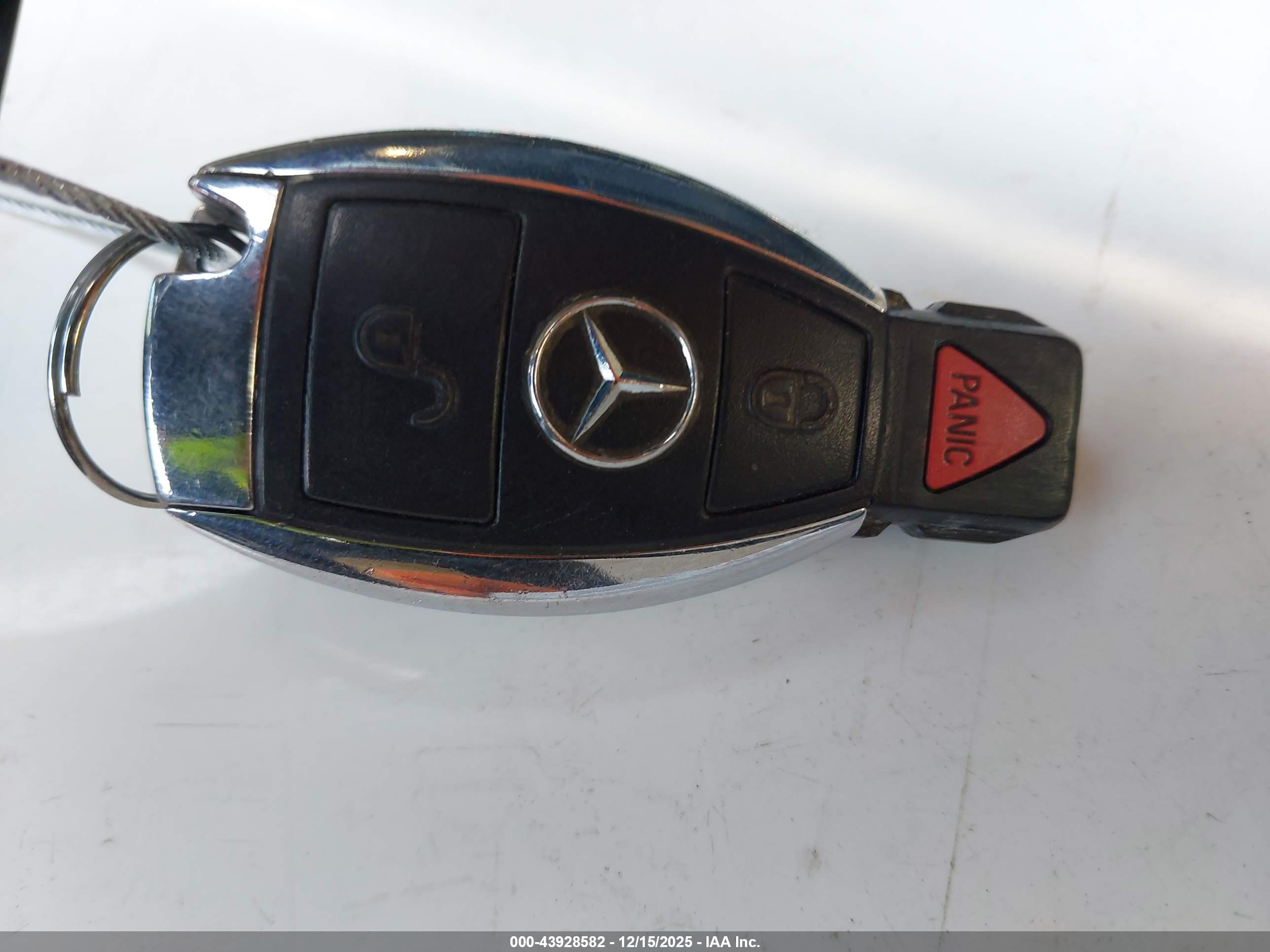 MERCEDES-BENZ GLK image 11