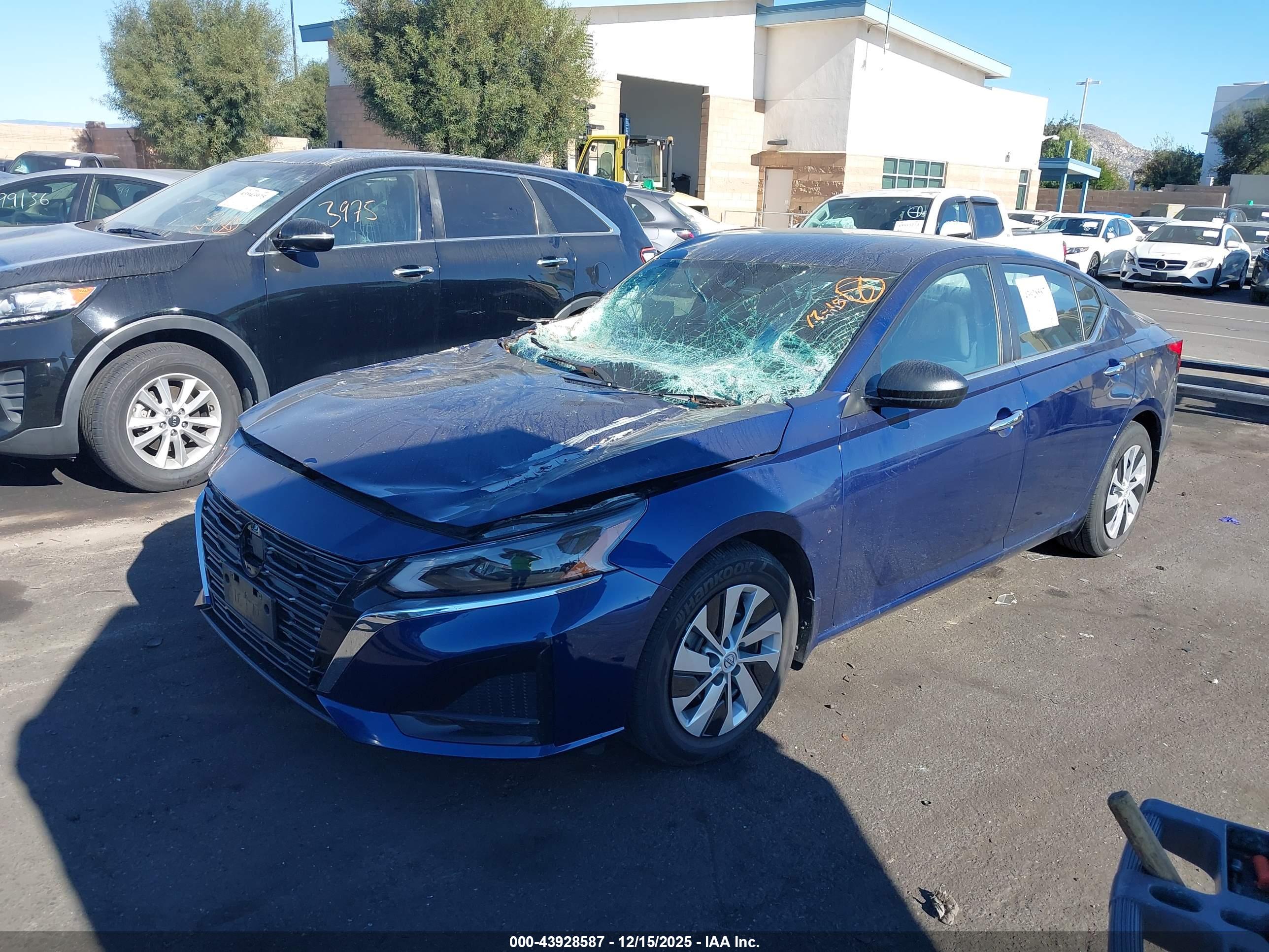NISSAN ALTIMA image 2