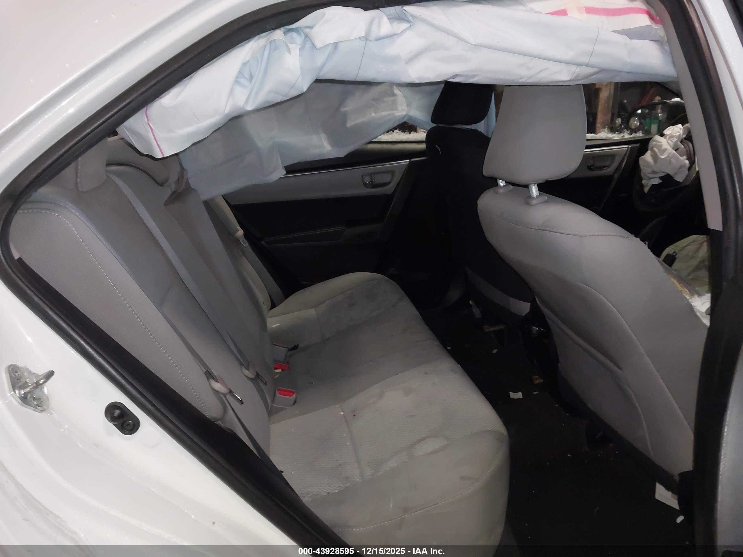 TOYOTA COROLLA image 8