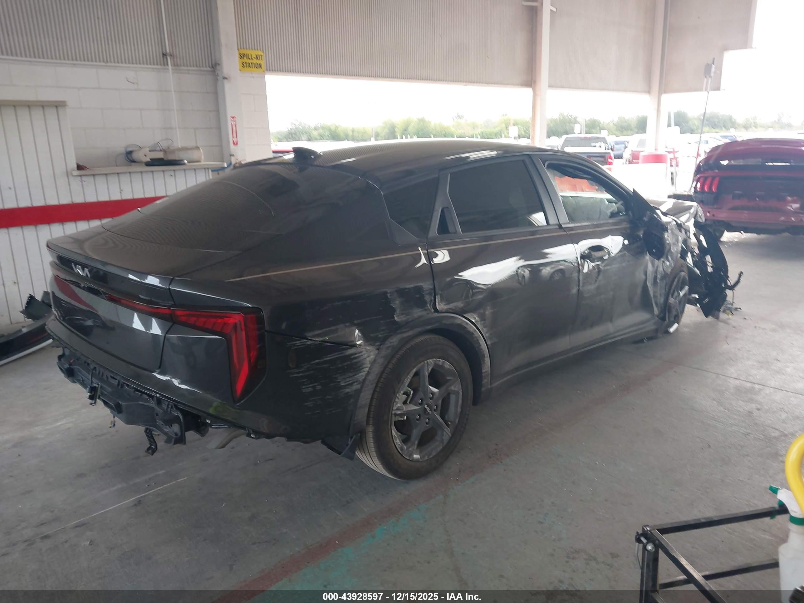 KIA K4 image 4