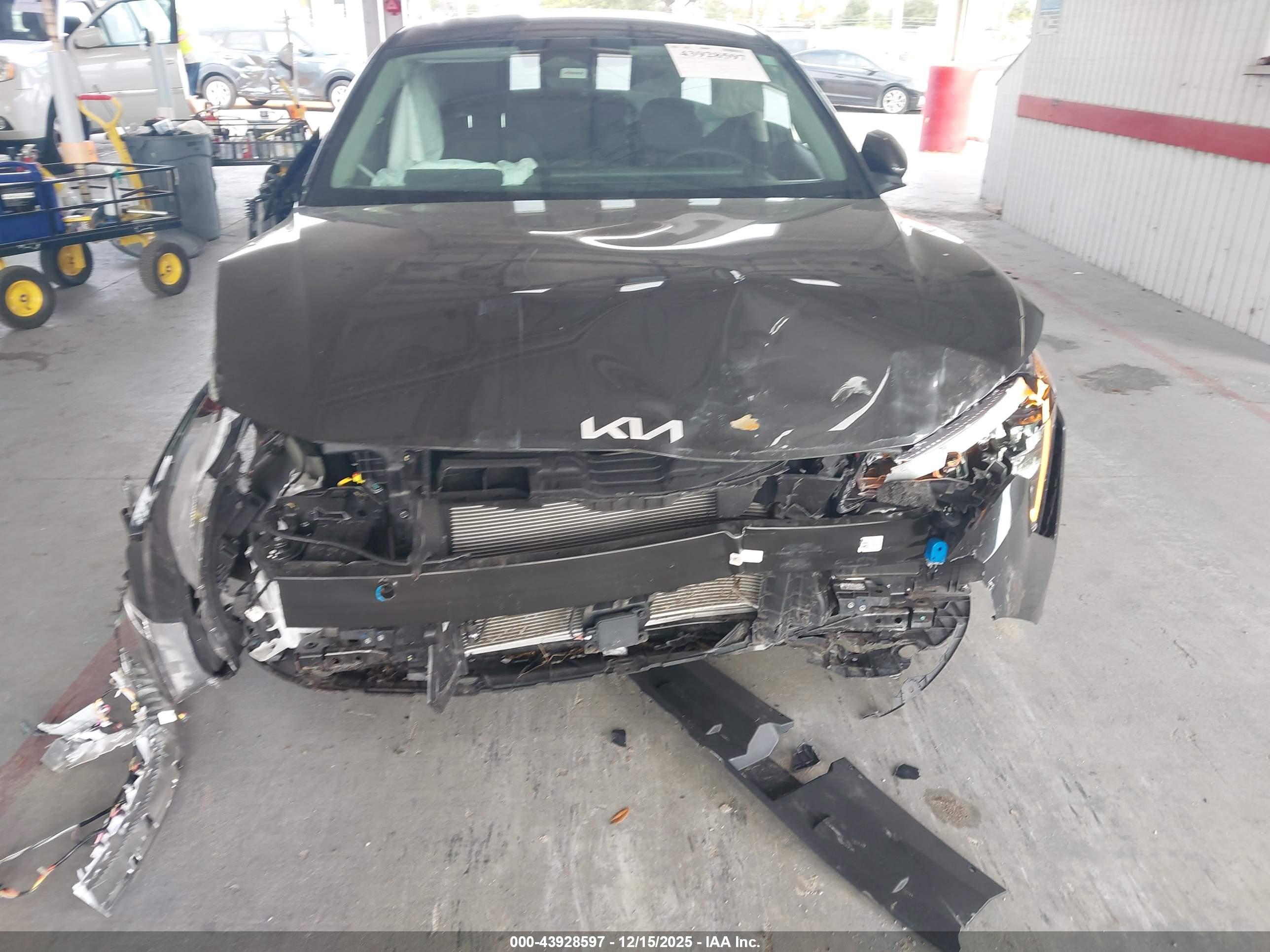 KIA K4 image 6