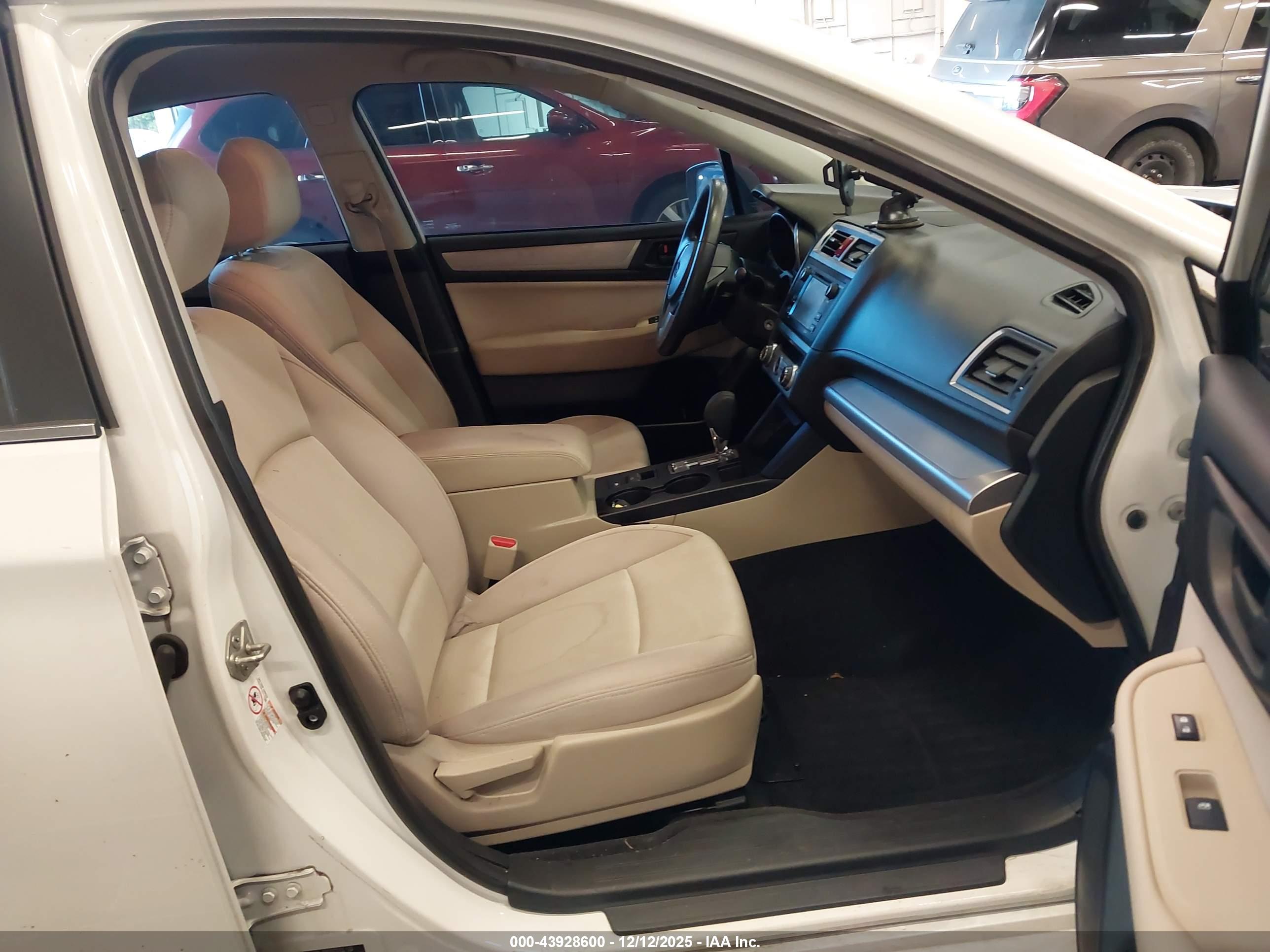 SUBARU LEGACY image 5