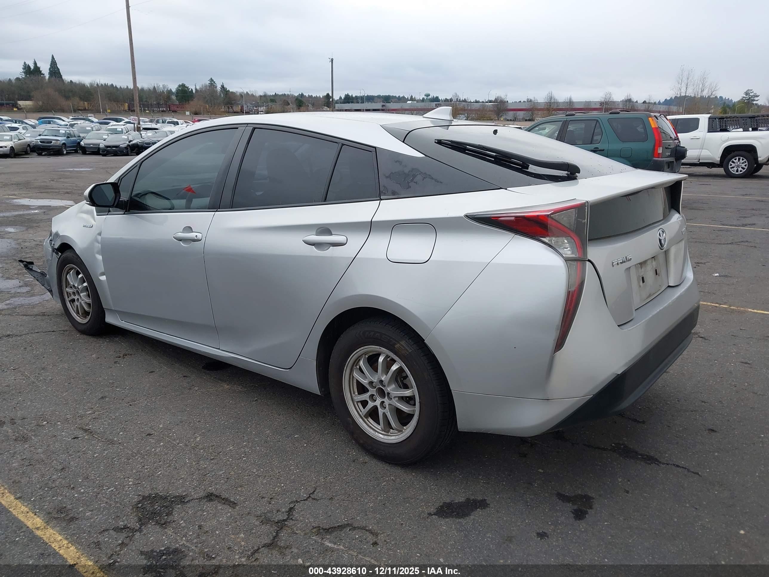 TOYOTA PRIUS image 3