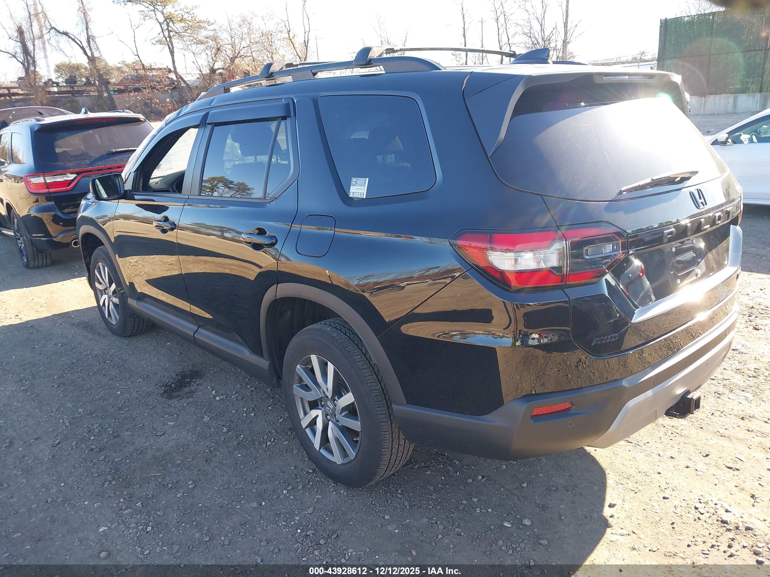 HONDA PILOT image 3