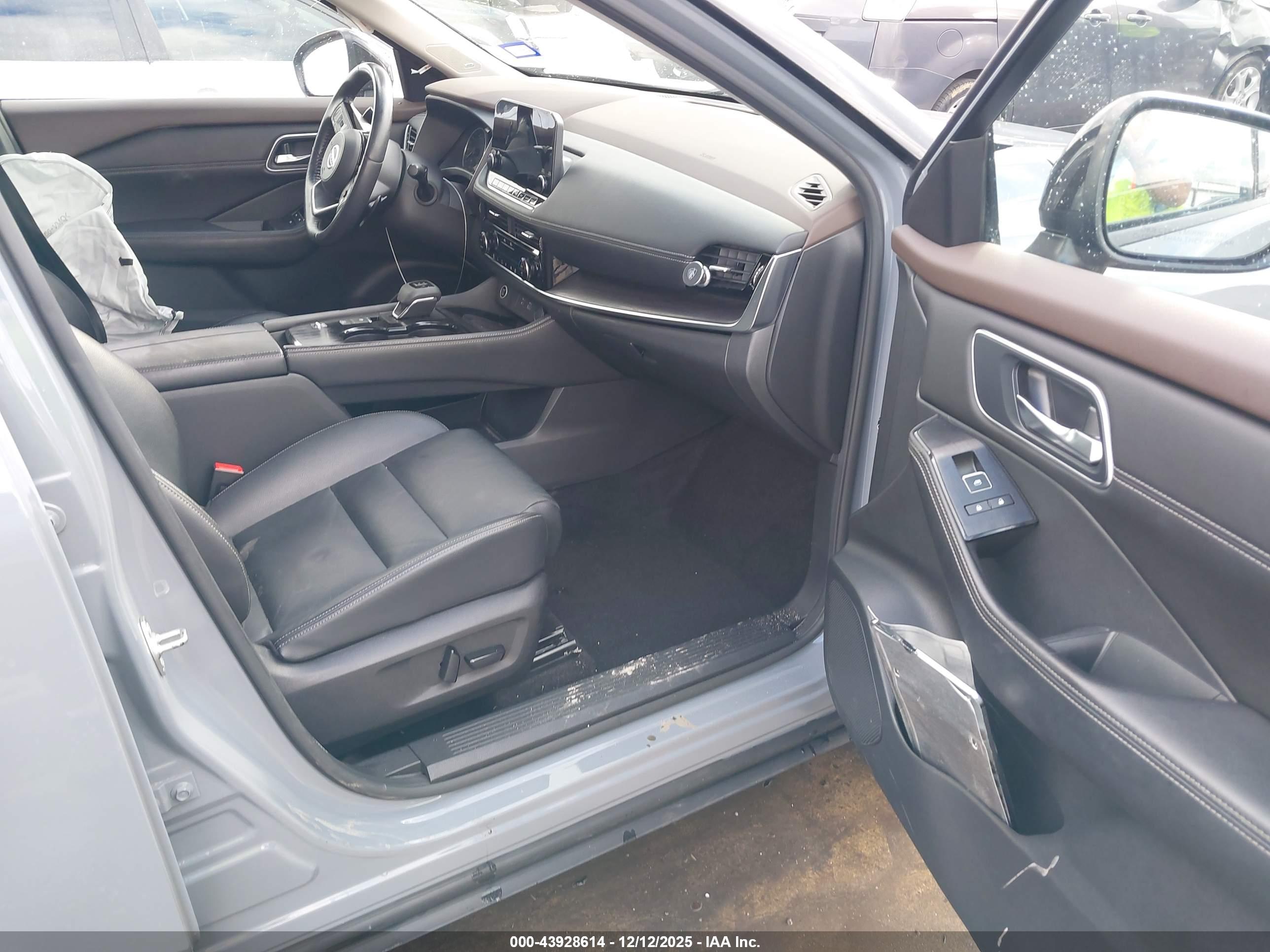NISSAN ROGUE image 5