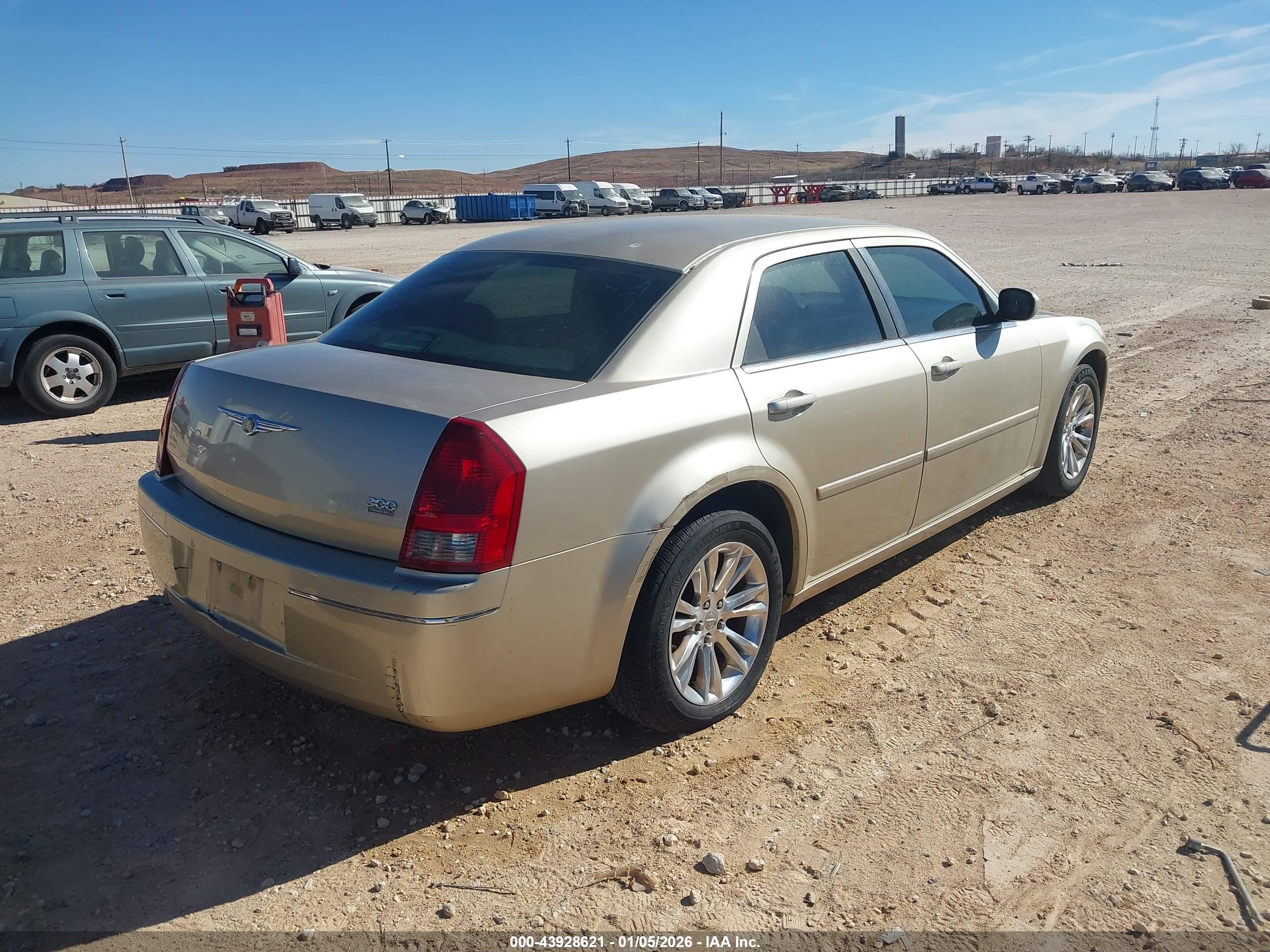 CHRYSLER 300 image 4