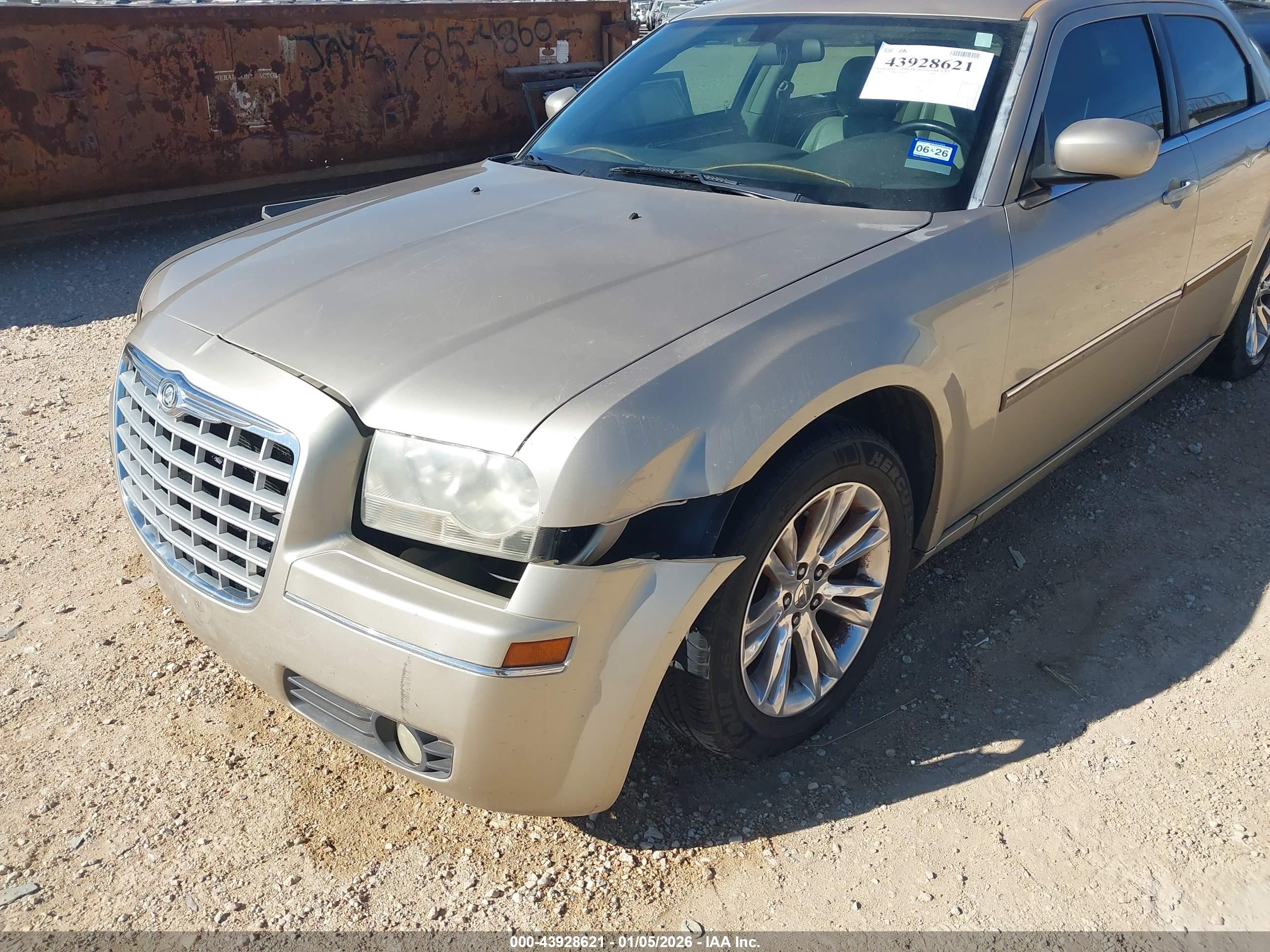 CHRYSLER 300 image 6