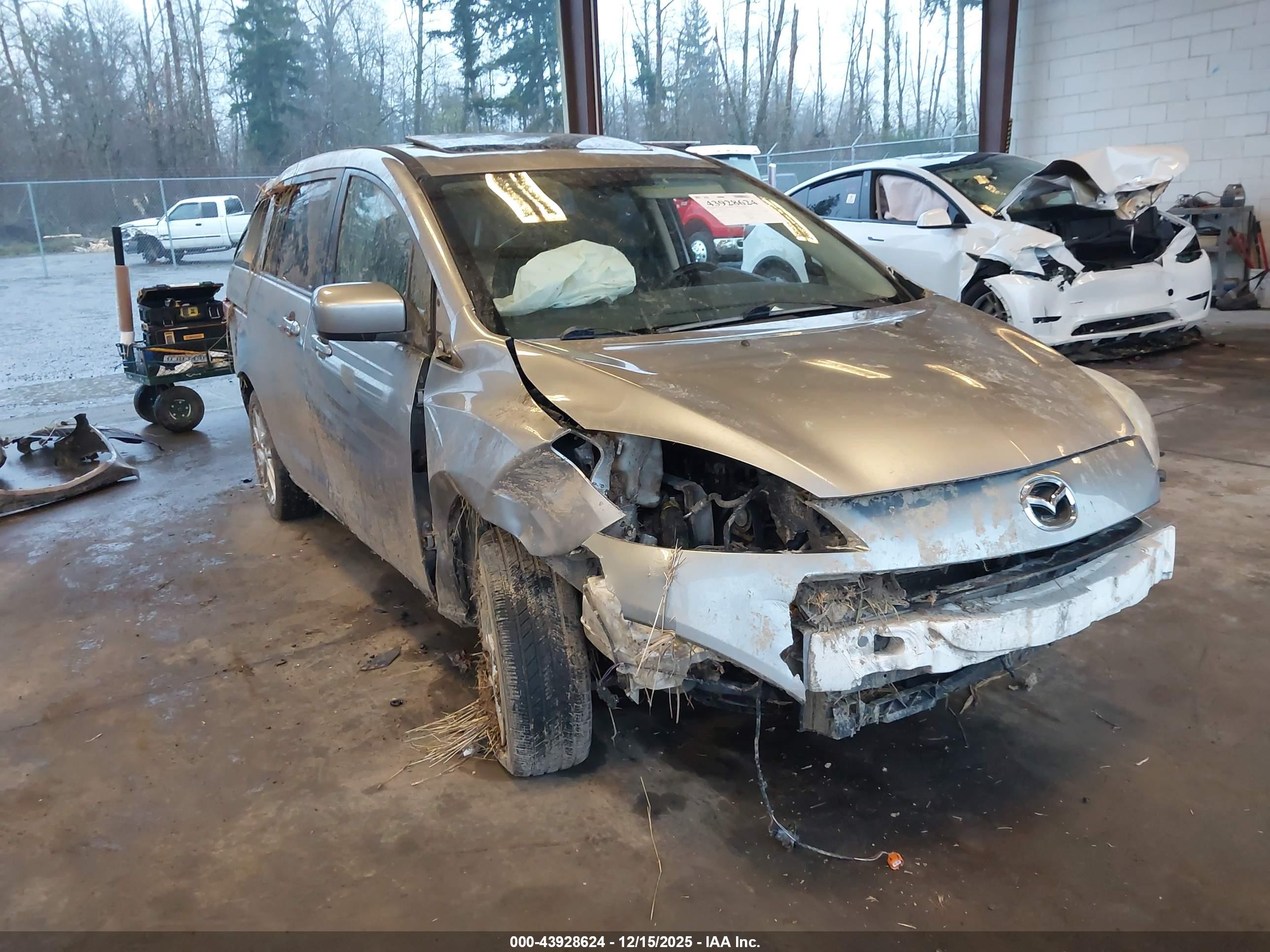 MAZDA MAZDA5 image 6