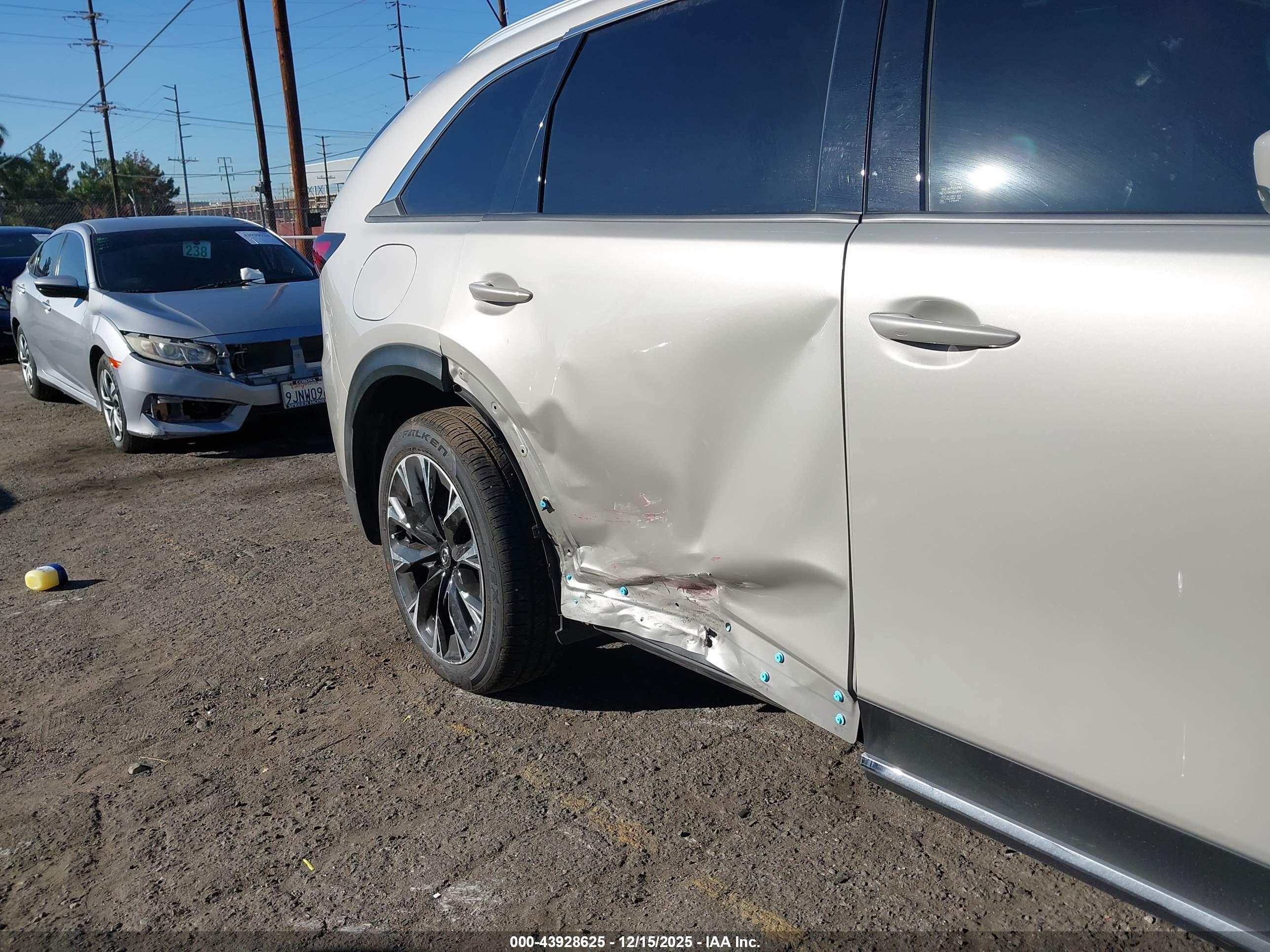MAZDA CX-90 image 6