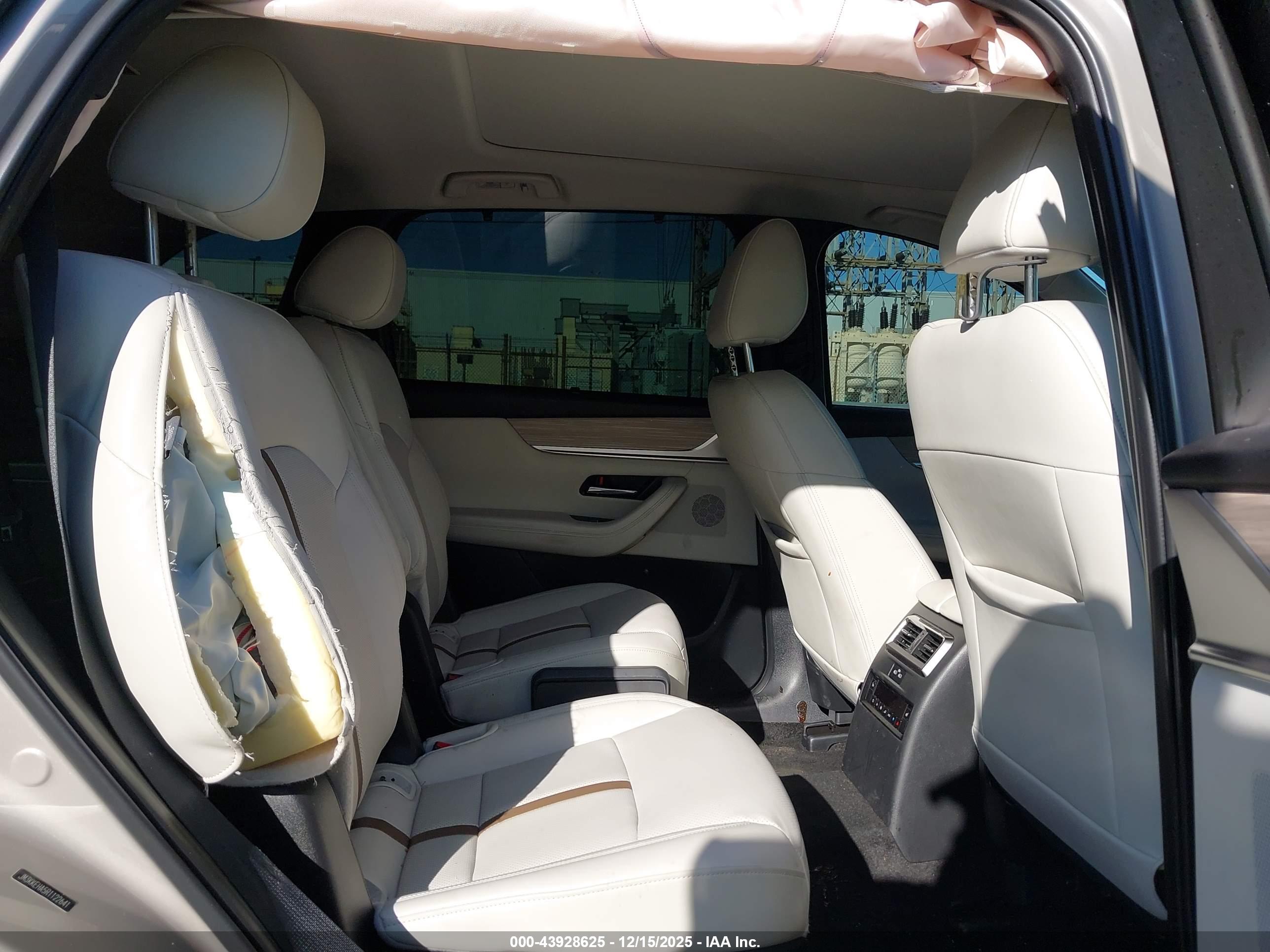 MAZDA CX-90 image 8