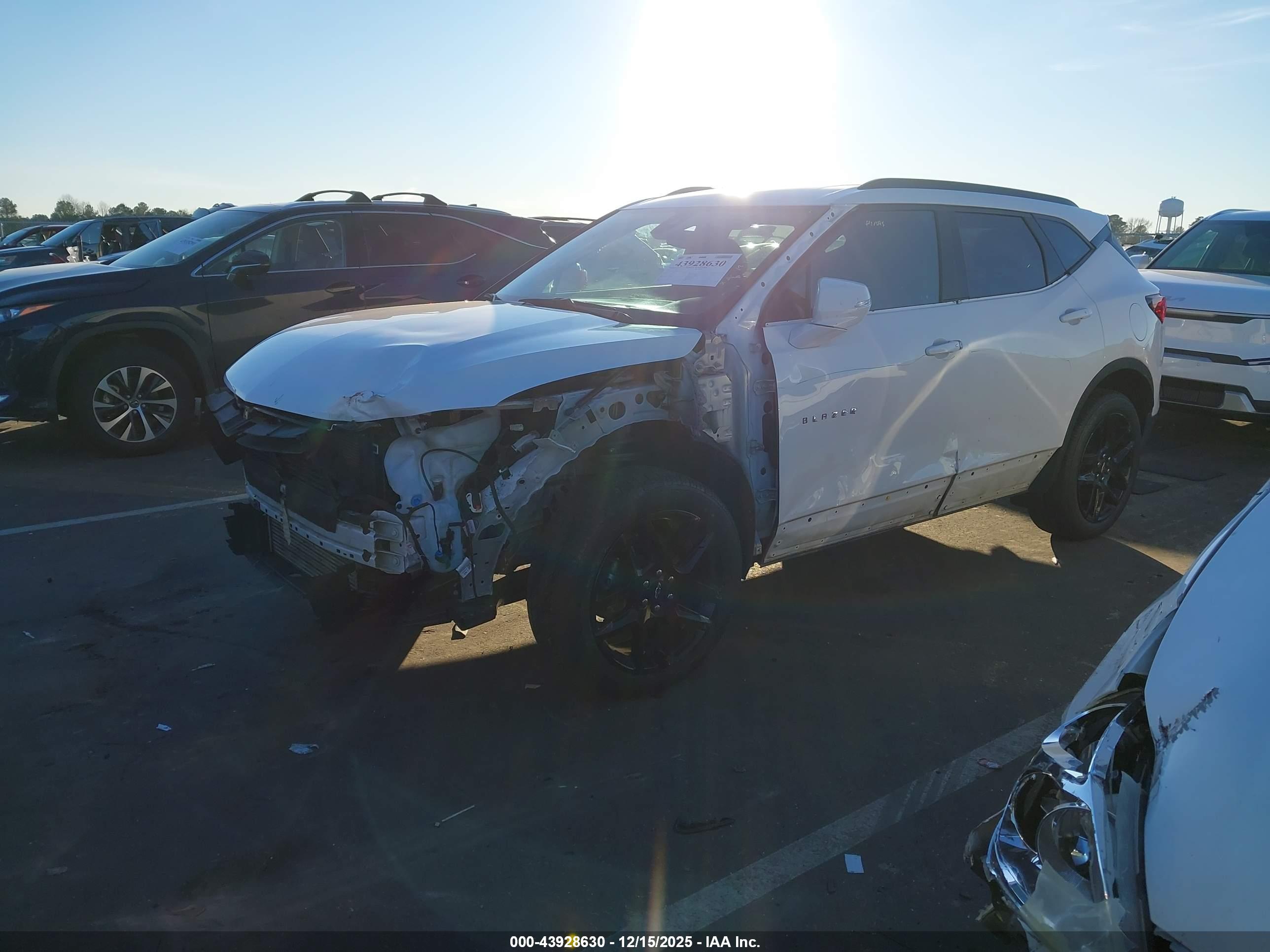 CHEVROLET BLAZER image 2