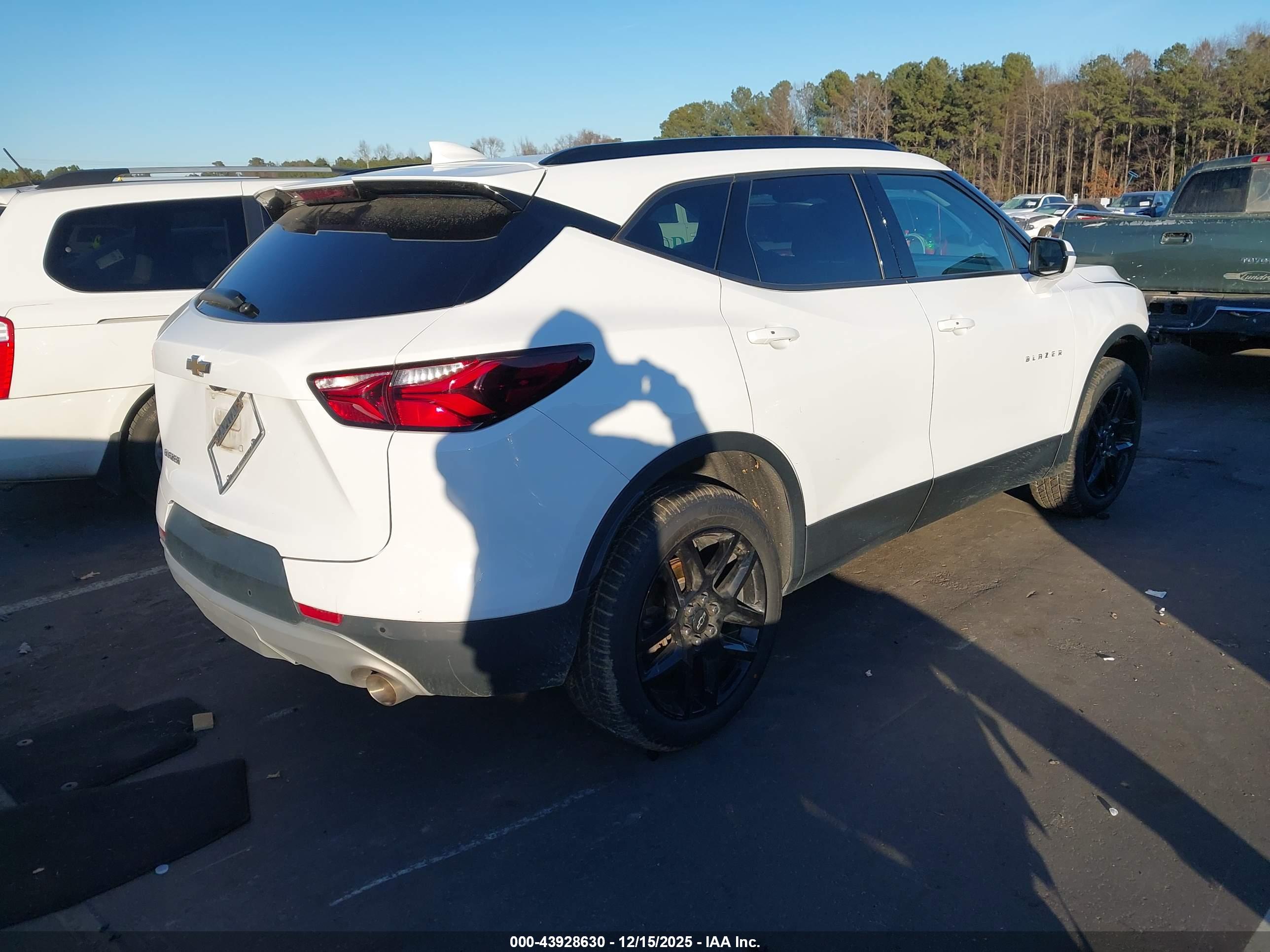 CHEVROLET BLAZER image 4